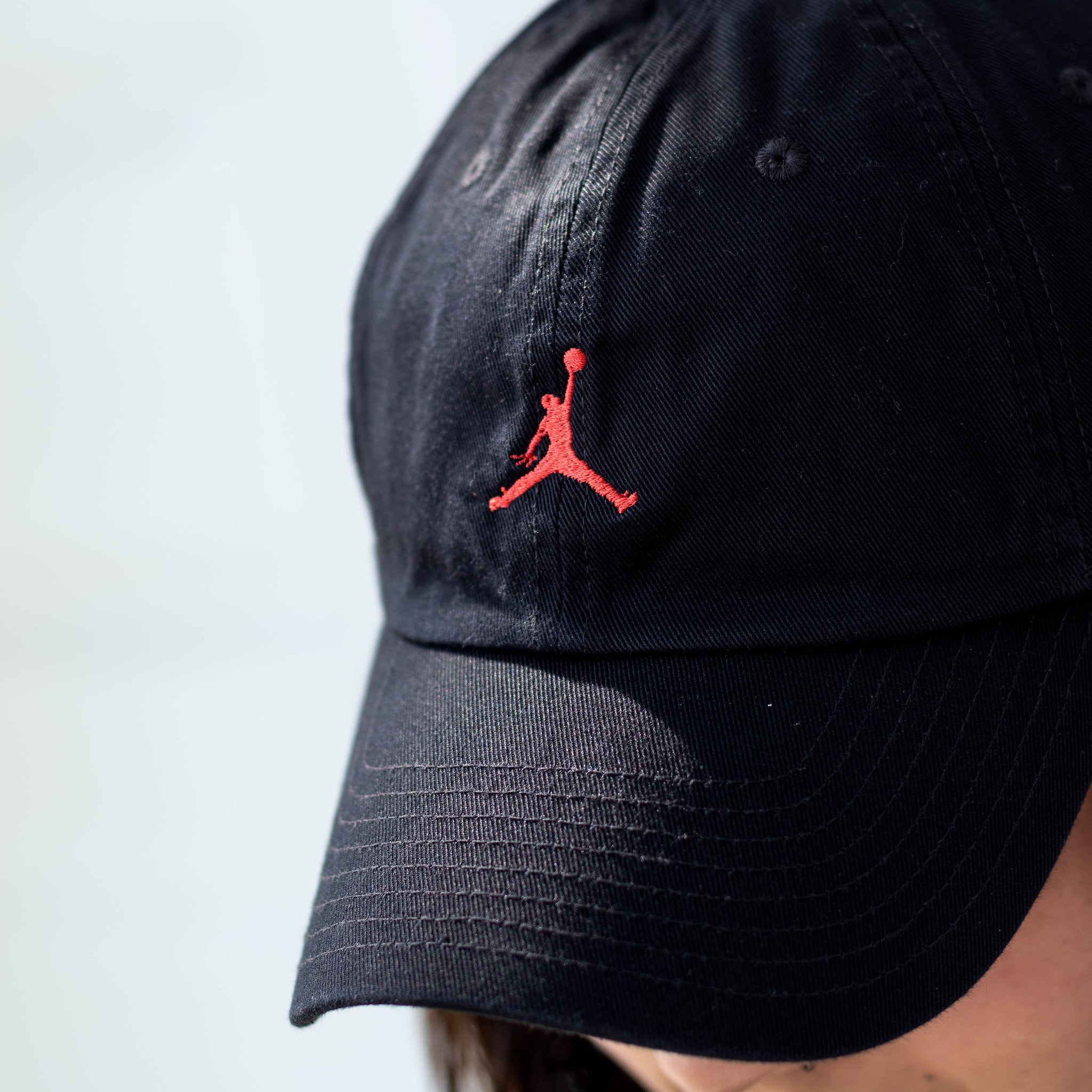 JORDAN CAP BLACK CLUB UNSTRUCTURED KISS
