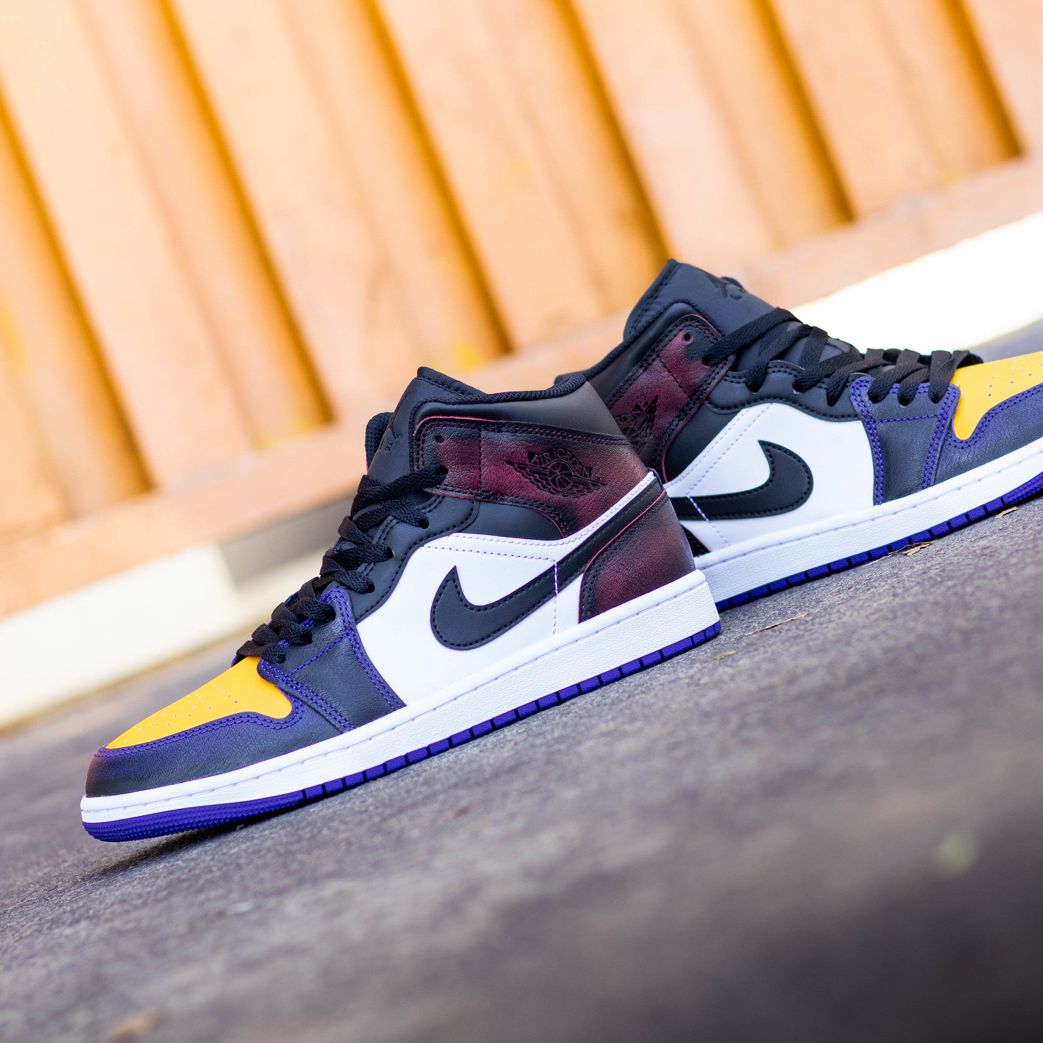 AIR JORDAN 1 MID LA TO CHICAGO