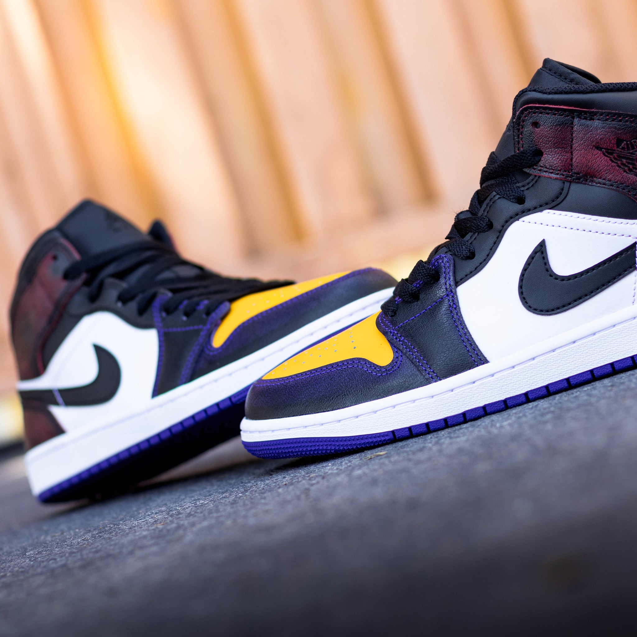 AIR JORDAN 1 MID LA TO CHICAGO