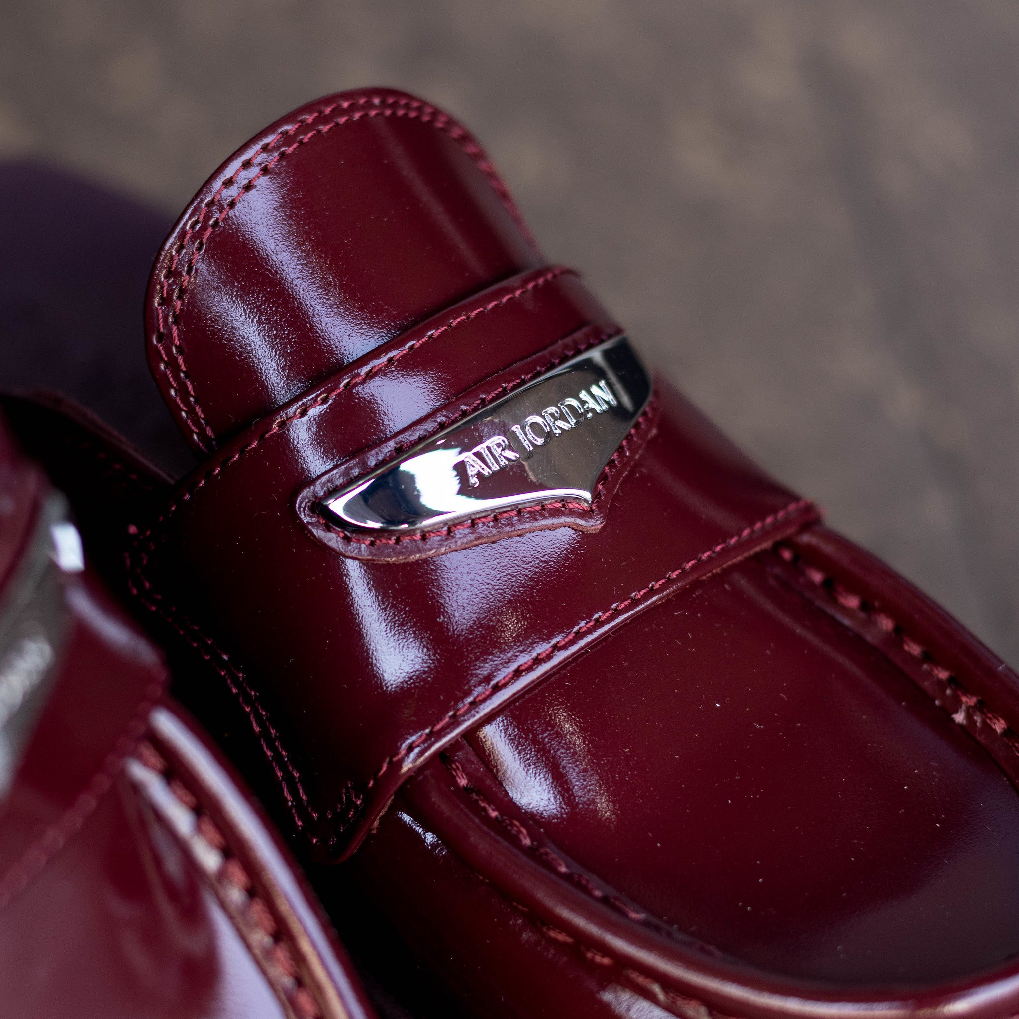 JORDAN MULE DARK TEAM RED W