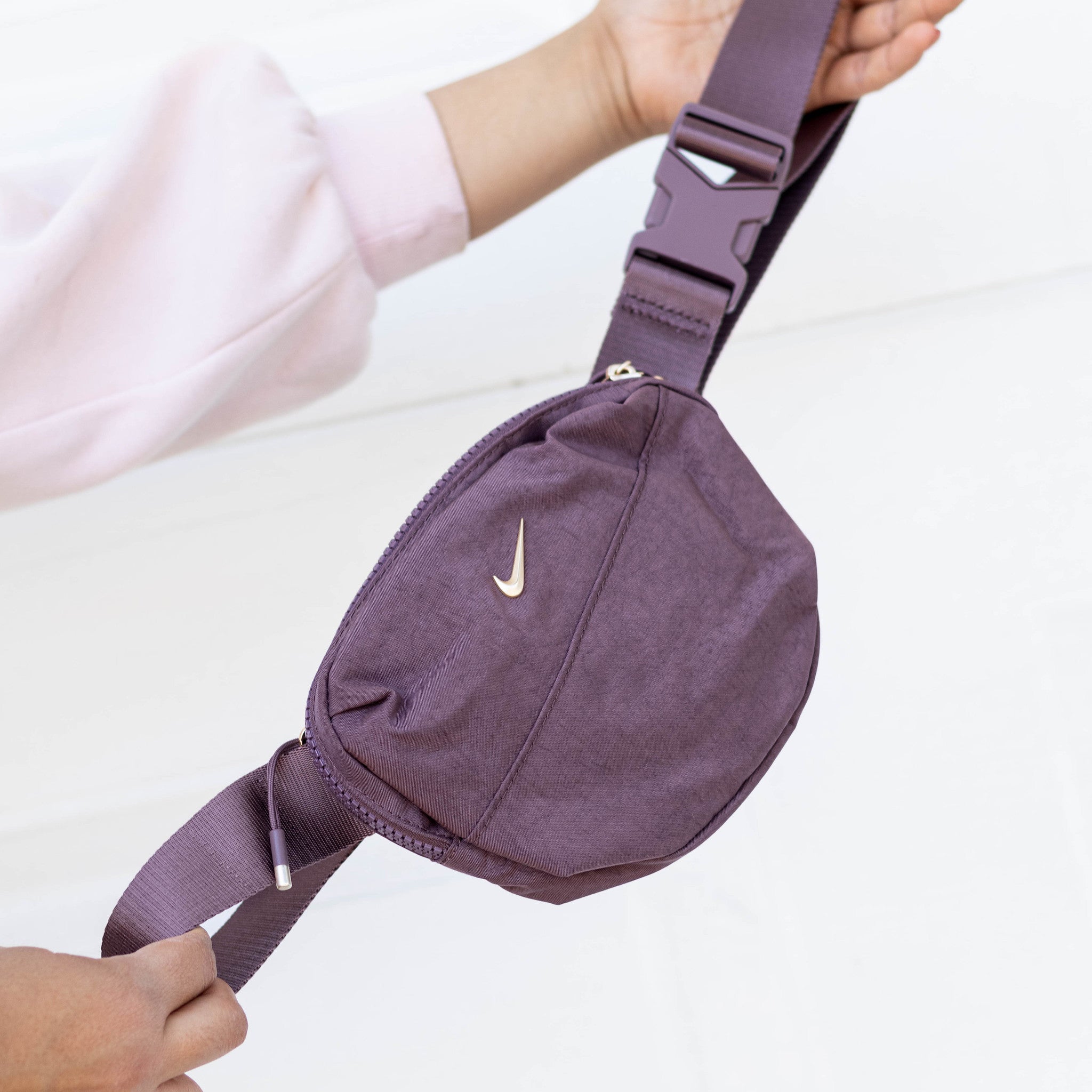 NIKE MINI BLACK AURA TATTOO GUNMETAL