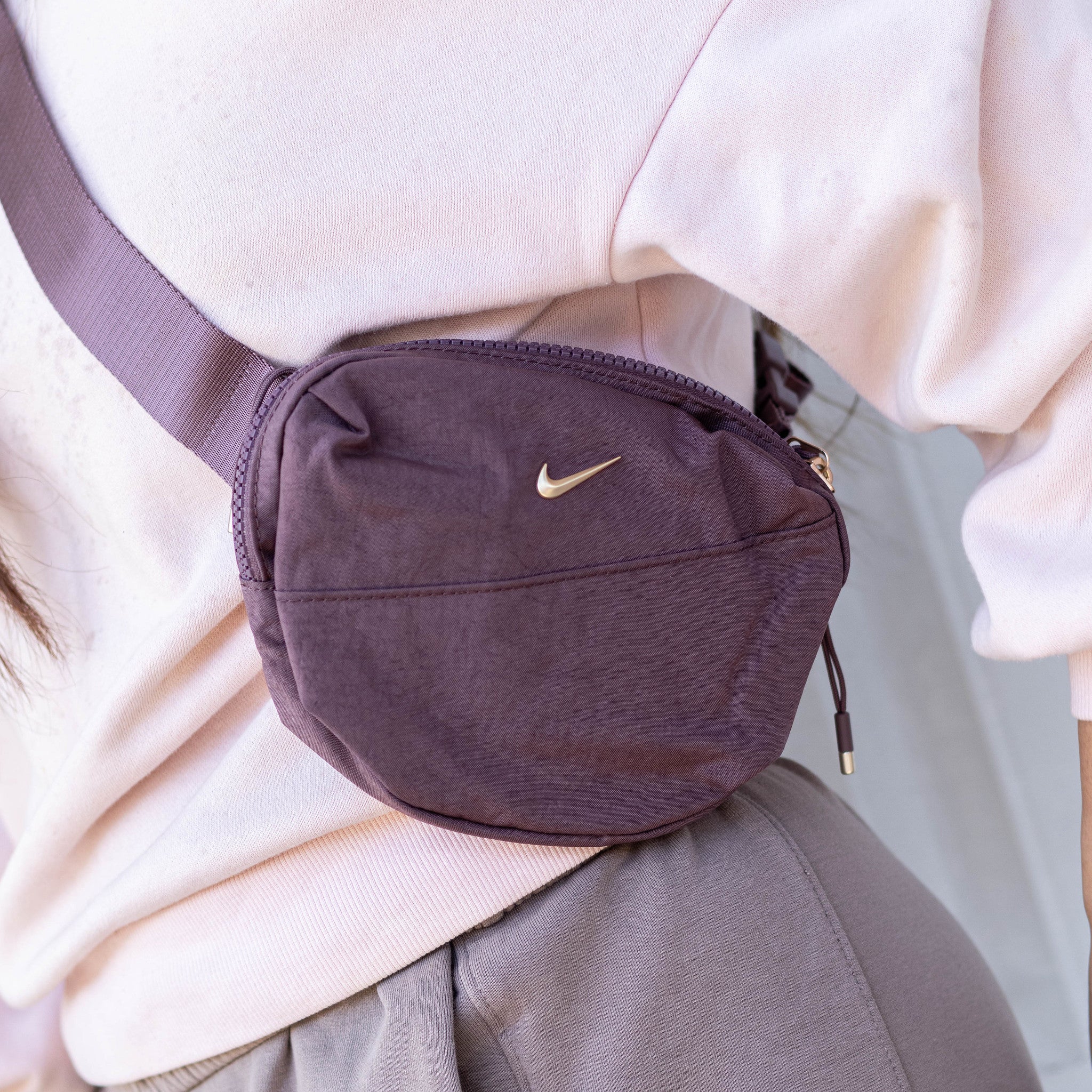 NIKE MINI BLACK AURA TATTOO GUNMETAL