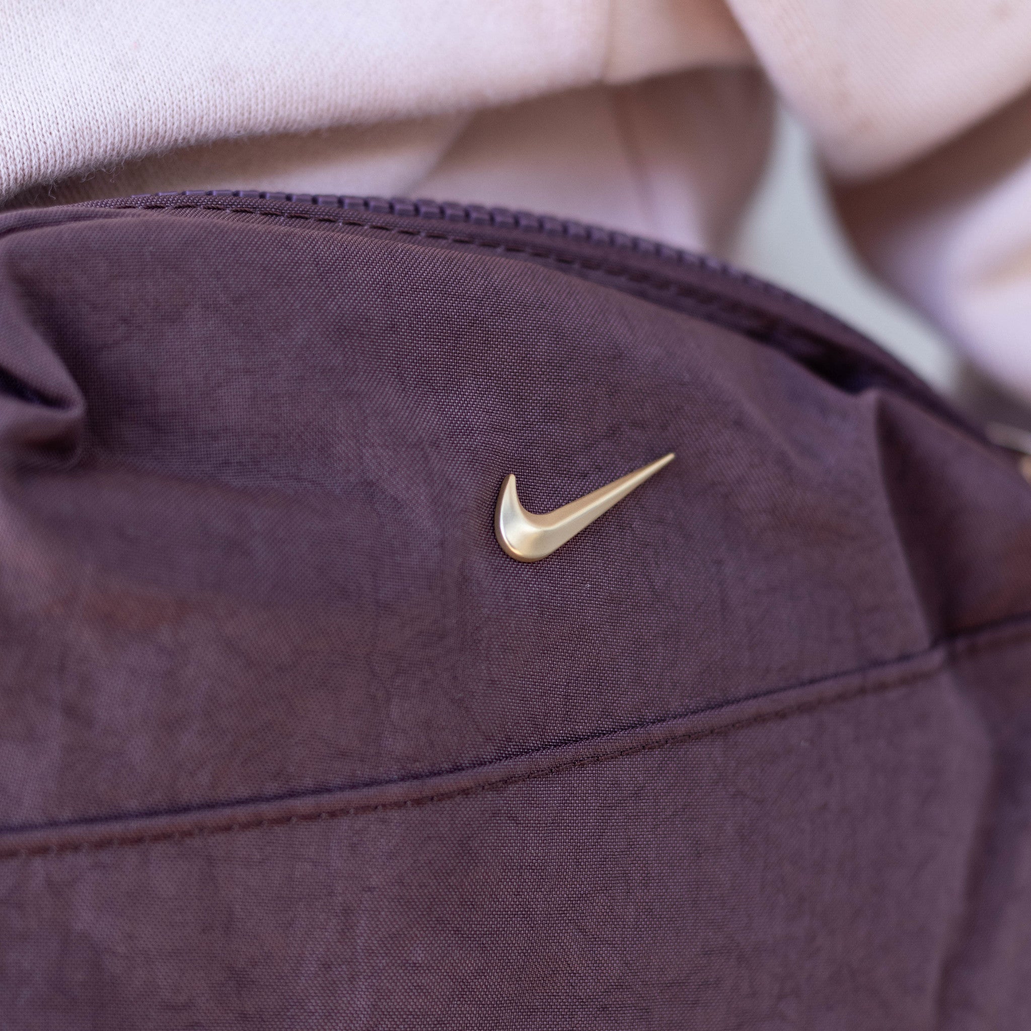 NIKE MINI BLACK AURA TATTOO GUNMETAL