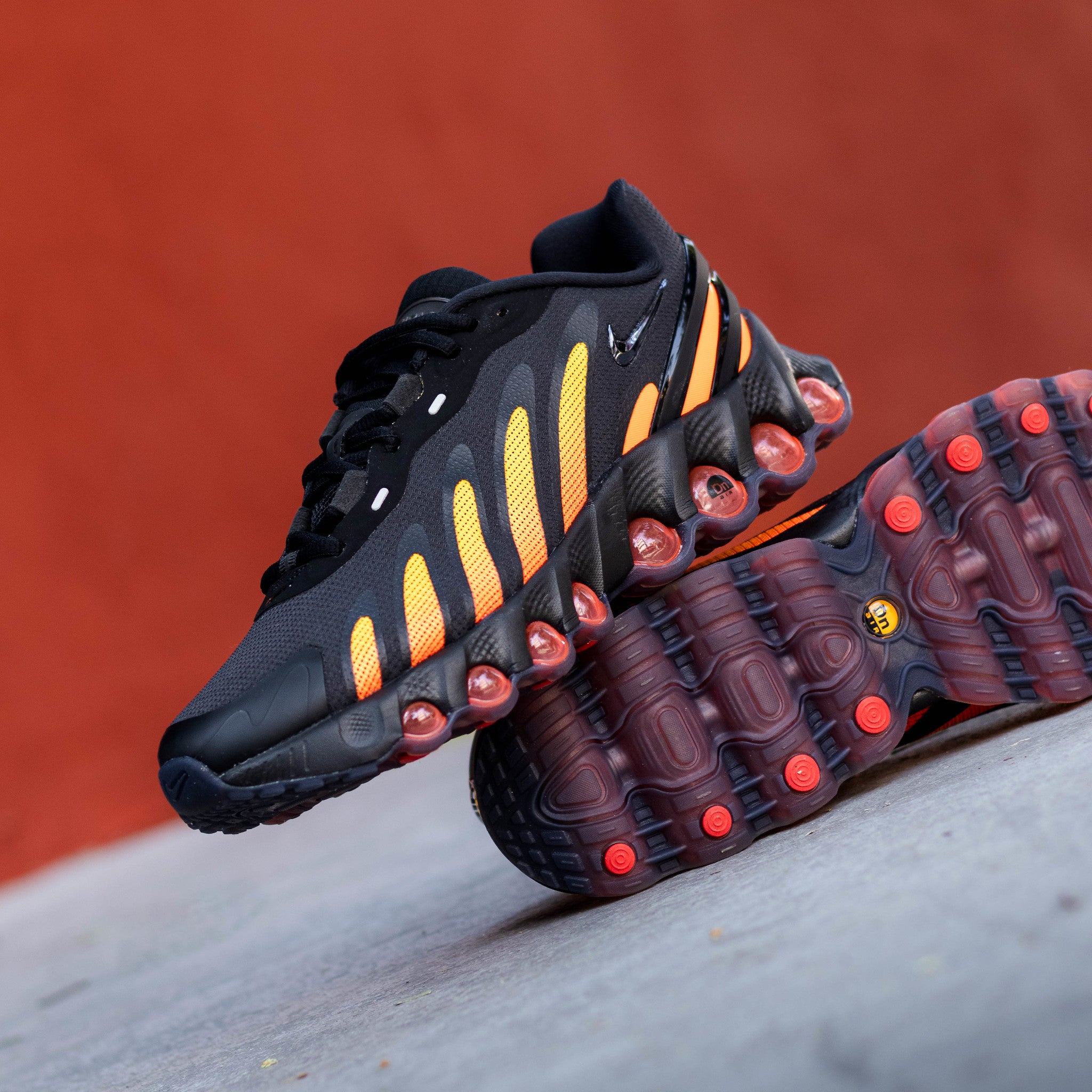 NIKE AIR MAX DN8 BLACK COPPER