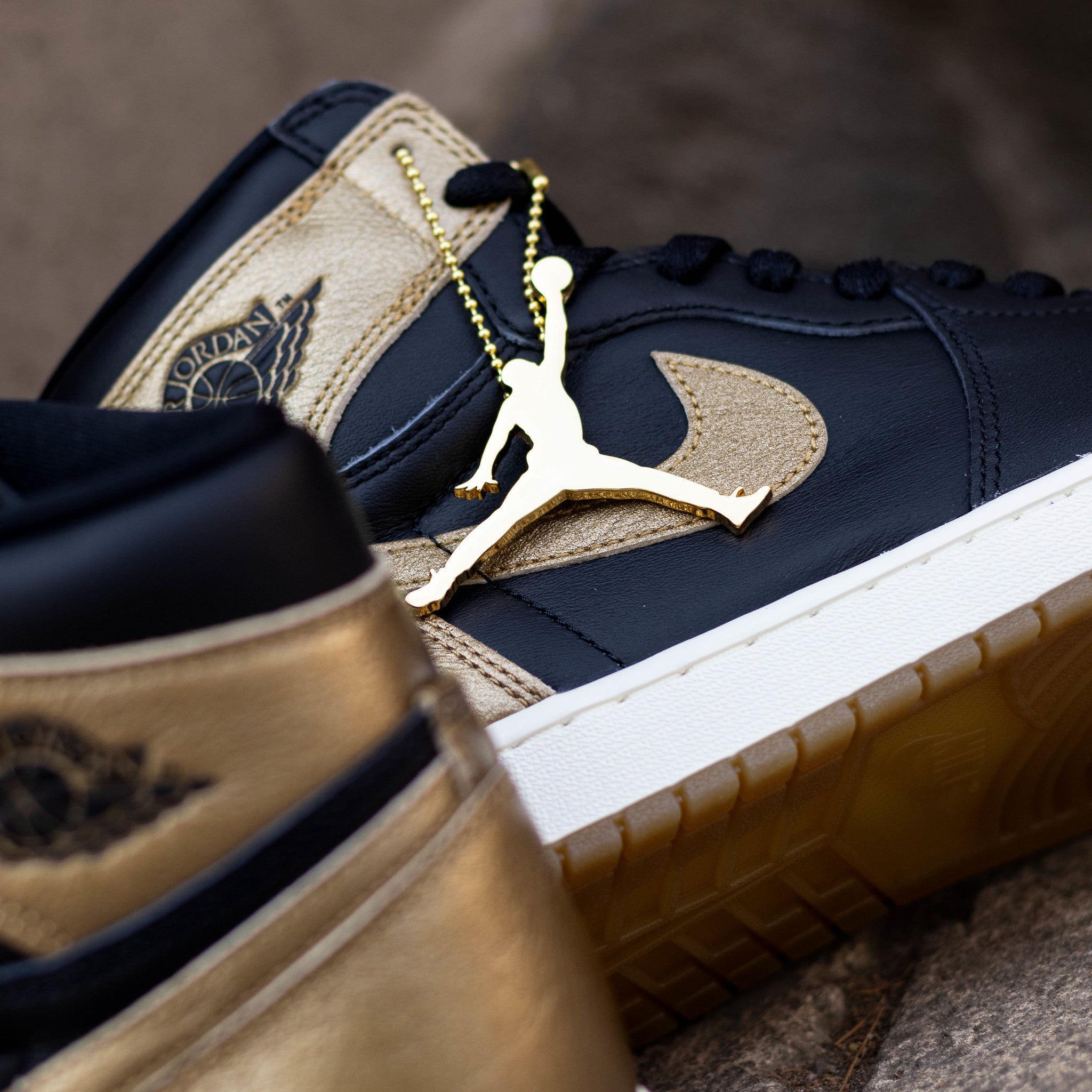 AIR JORDAN 1 HIGH BLACK AND GOLD