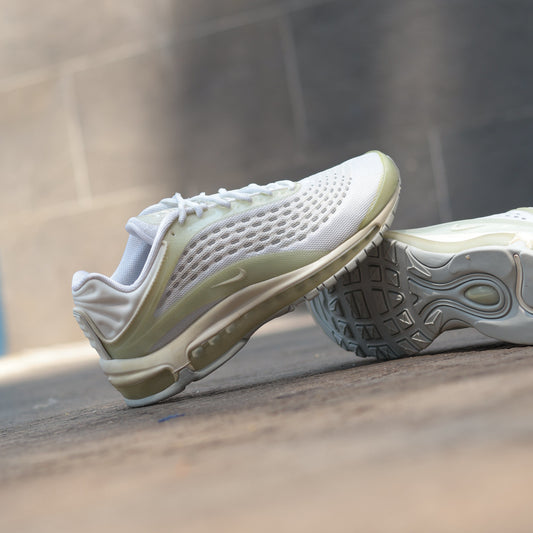 NIKE AIR MAX DELUX WHITE