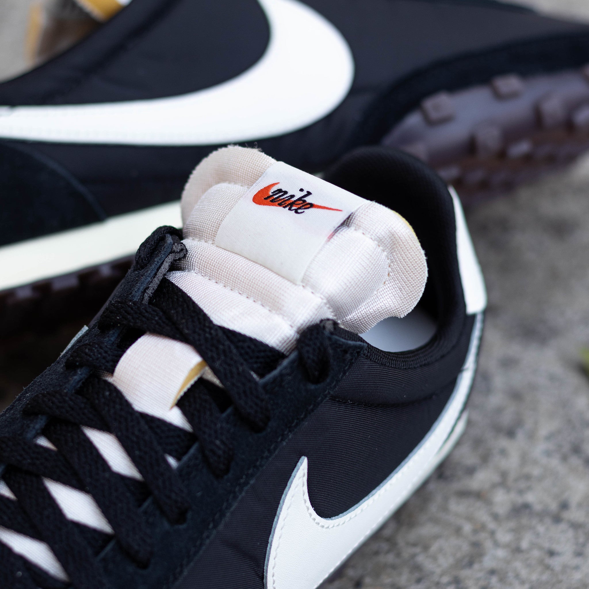 NIKE WAFFLE RACER BLACK