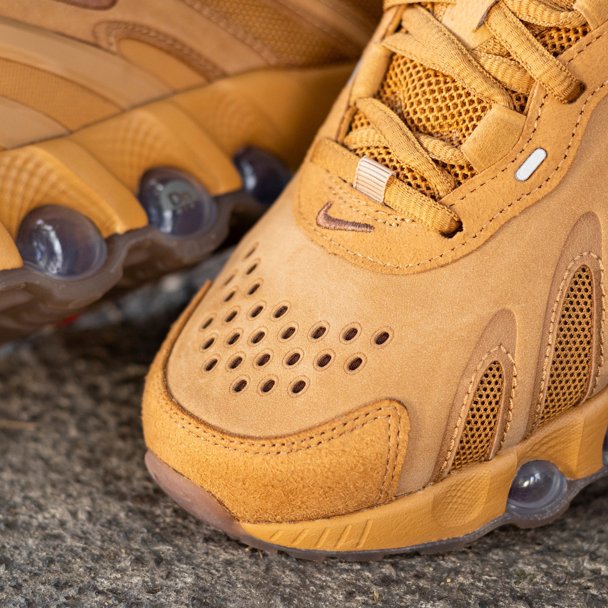 NIKE AIR MAX DN8 LEATHER FLAX BROWN