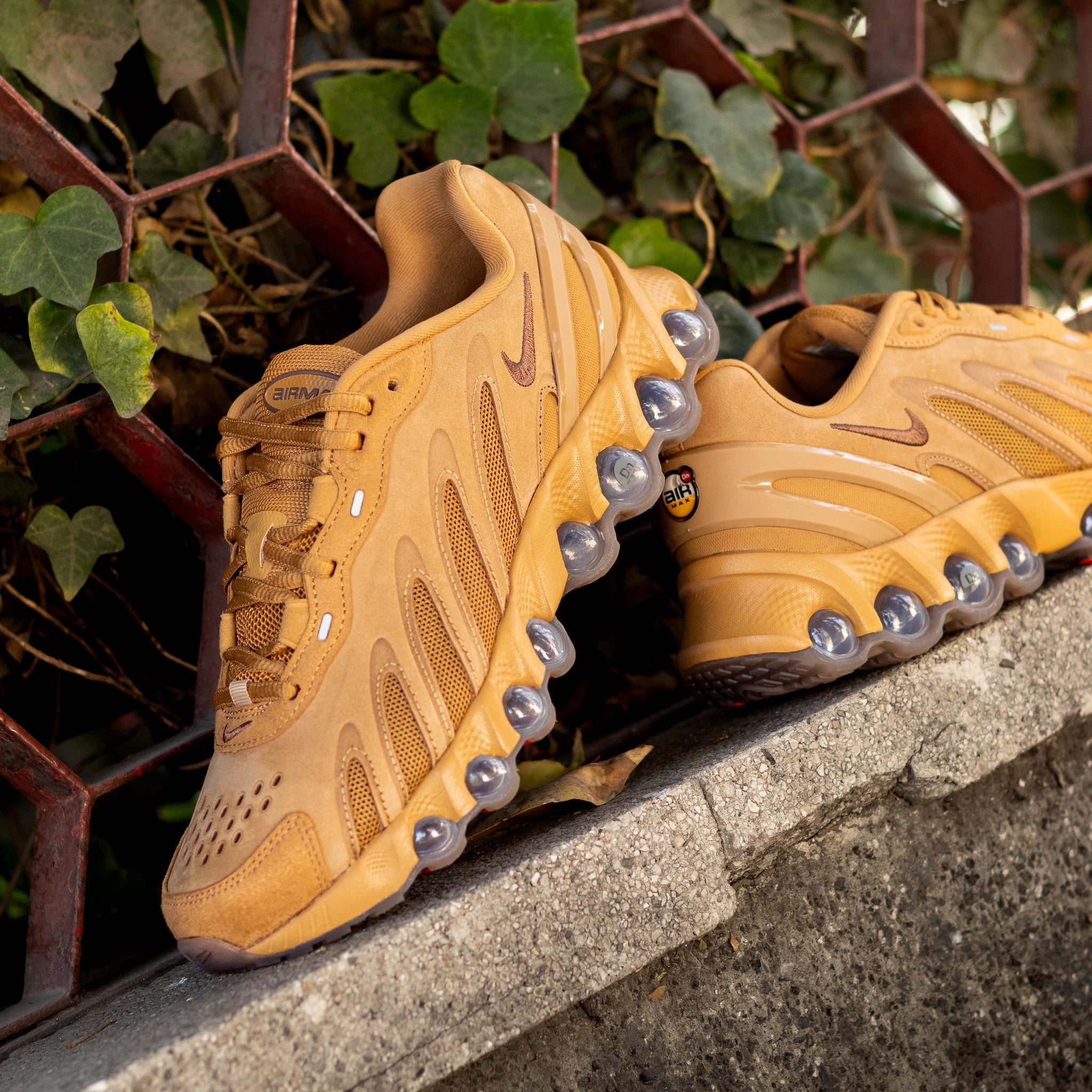 NIKE AIR MAX DN8 LEATHER FLAX BROWN