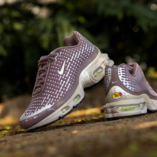 NIKE AIR MAX PLUS VII KYLIAN MBAPPE