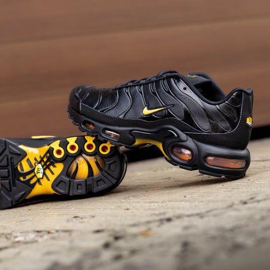 NIKE AIR MAX PLUS BLACK METALLIC ROSE