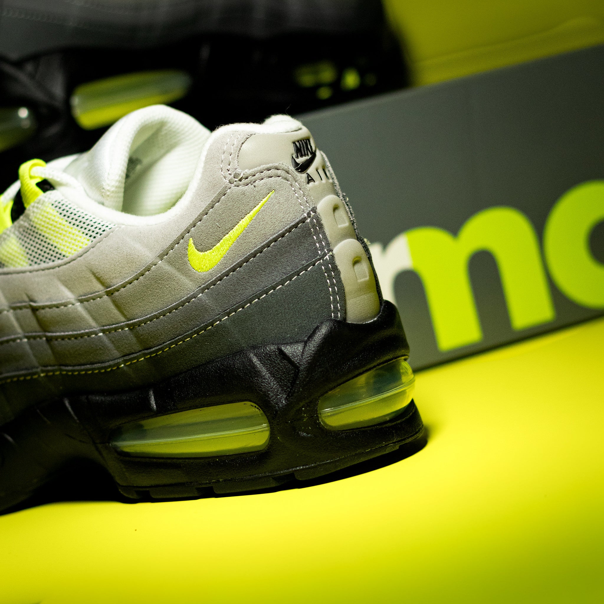 NIKE AIR MAX 95 OG BIG BUBBLE NEON