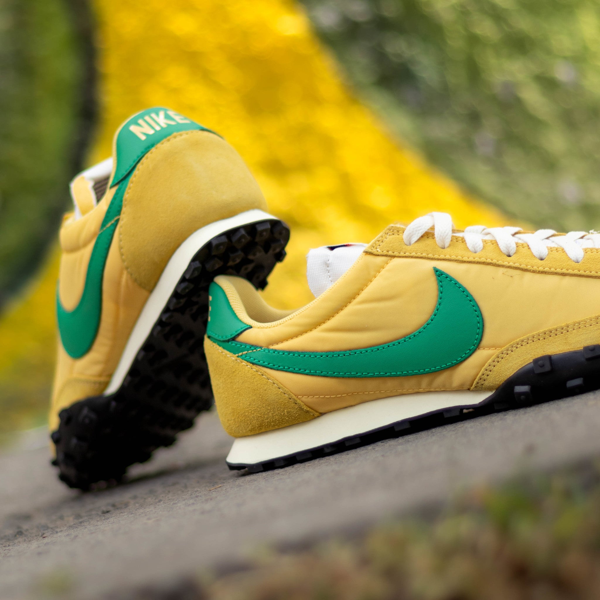 NIKE WAFFLE RACER TOPAZ GOLD