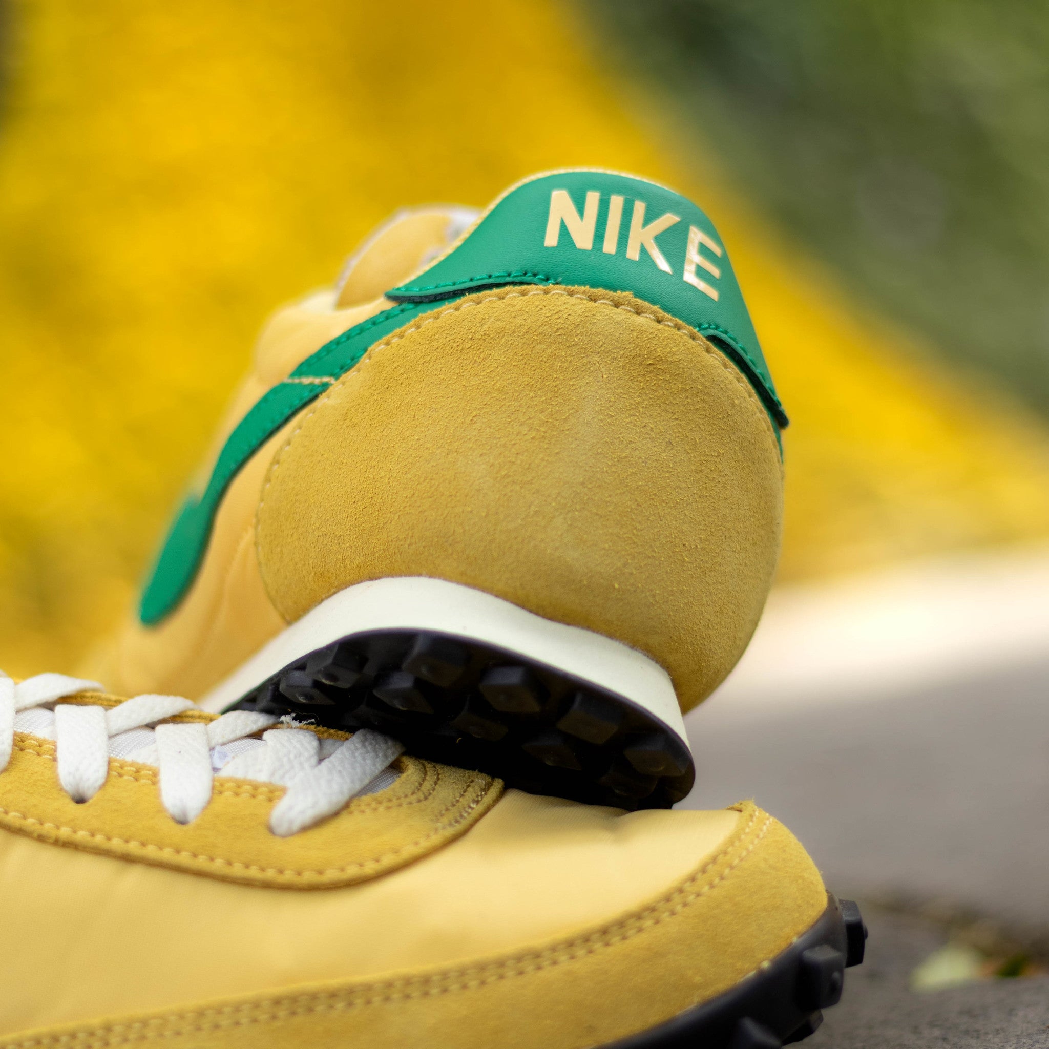 NIKE WAFFLE RACER TOPAZ GOLD