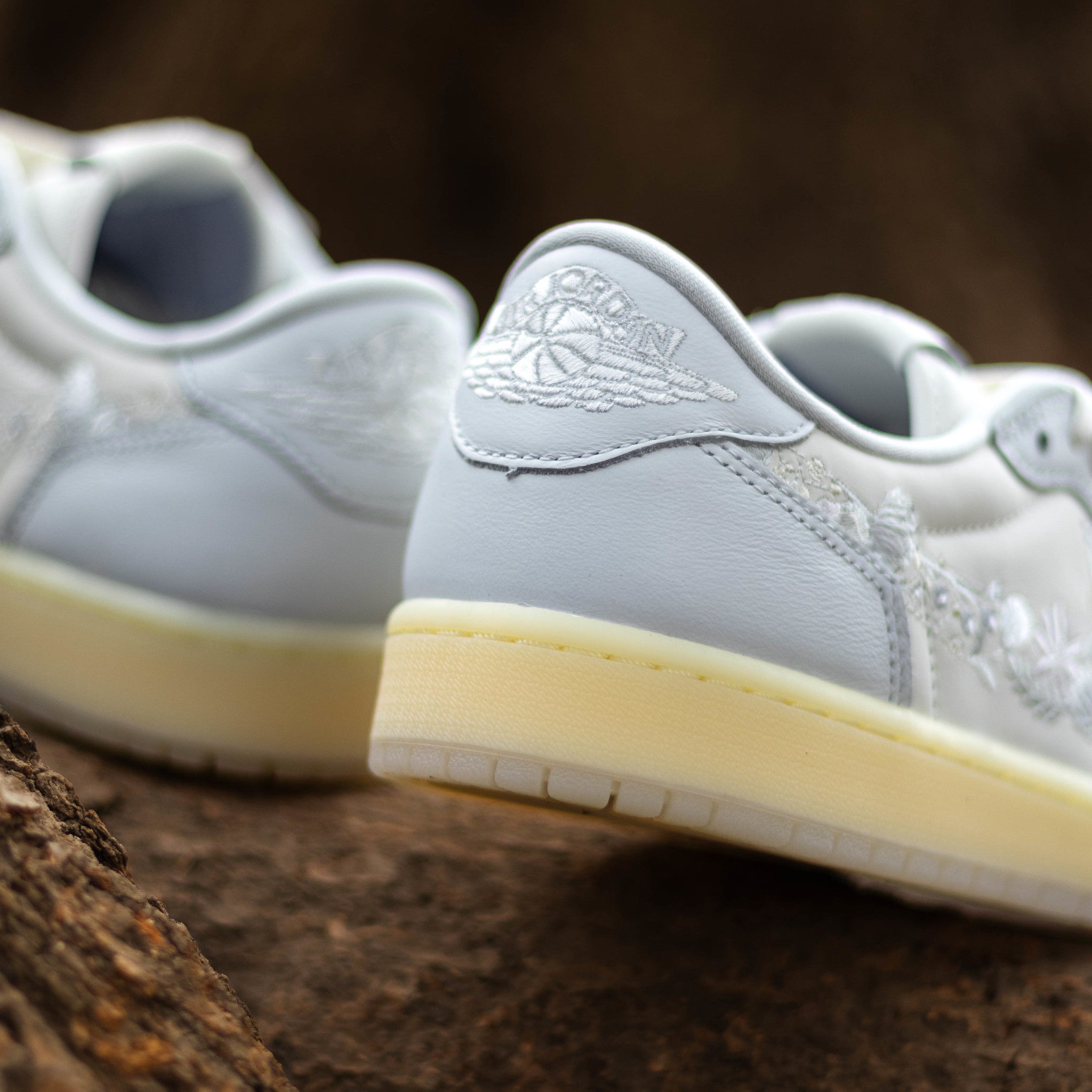 AIR JORDAN 1 LOW OG FLORAL SWOOSH