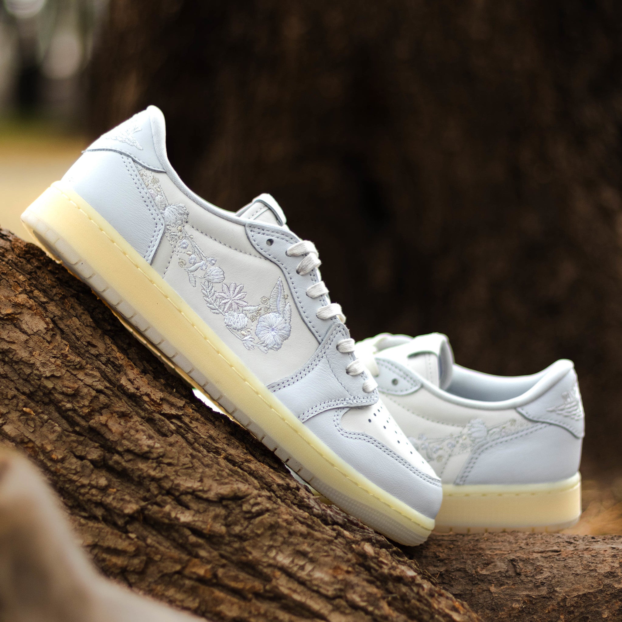 AIR JORDAN 1 LOW OG FLORAL SWOOSH