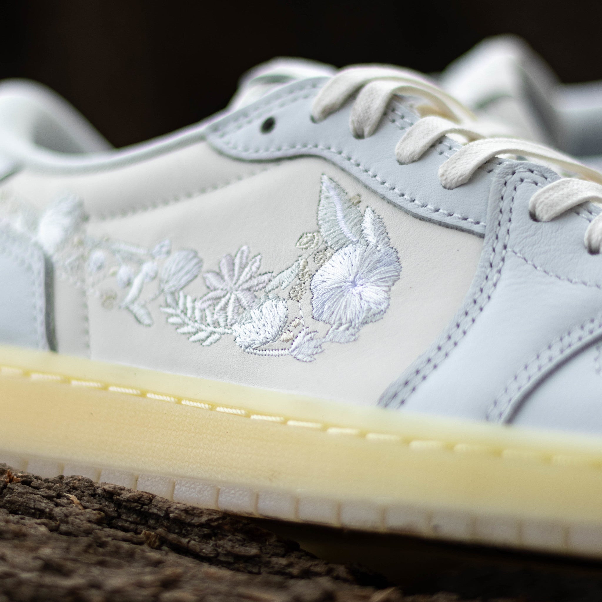 AIR JORDAN 1 LOW OG FLORAL SWOOSH