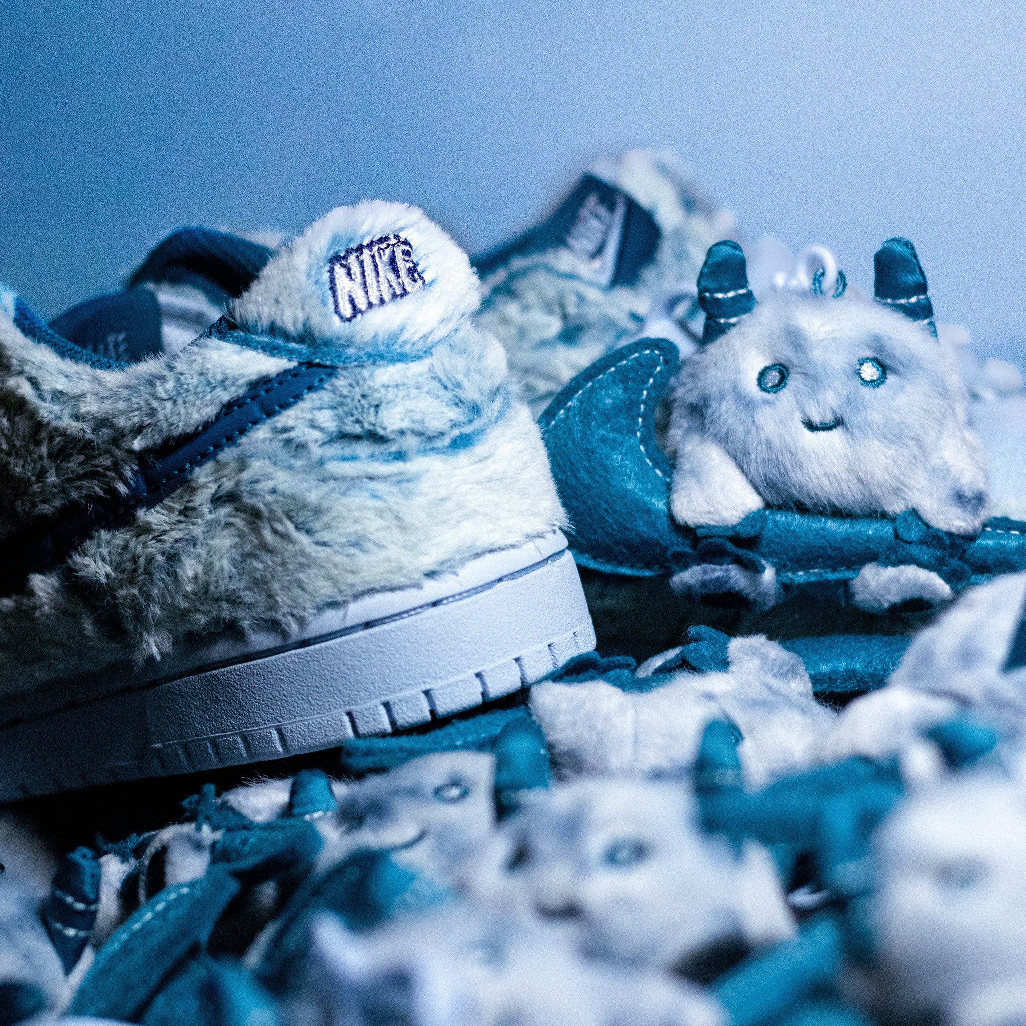 NIKE DUNK LOW ABOMINABLE SNOWMAN PS
