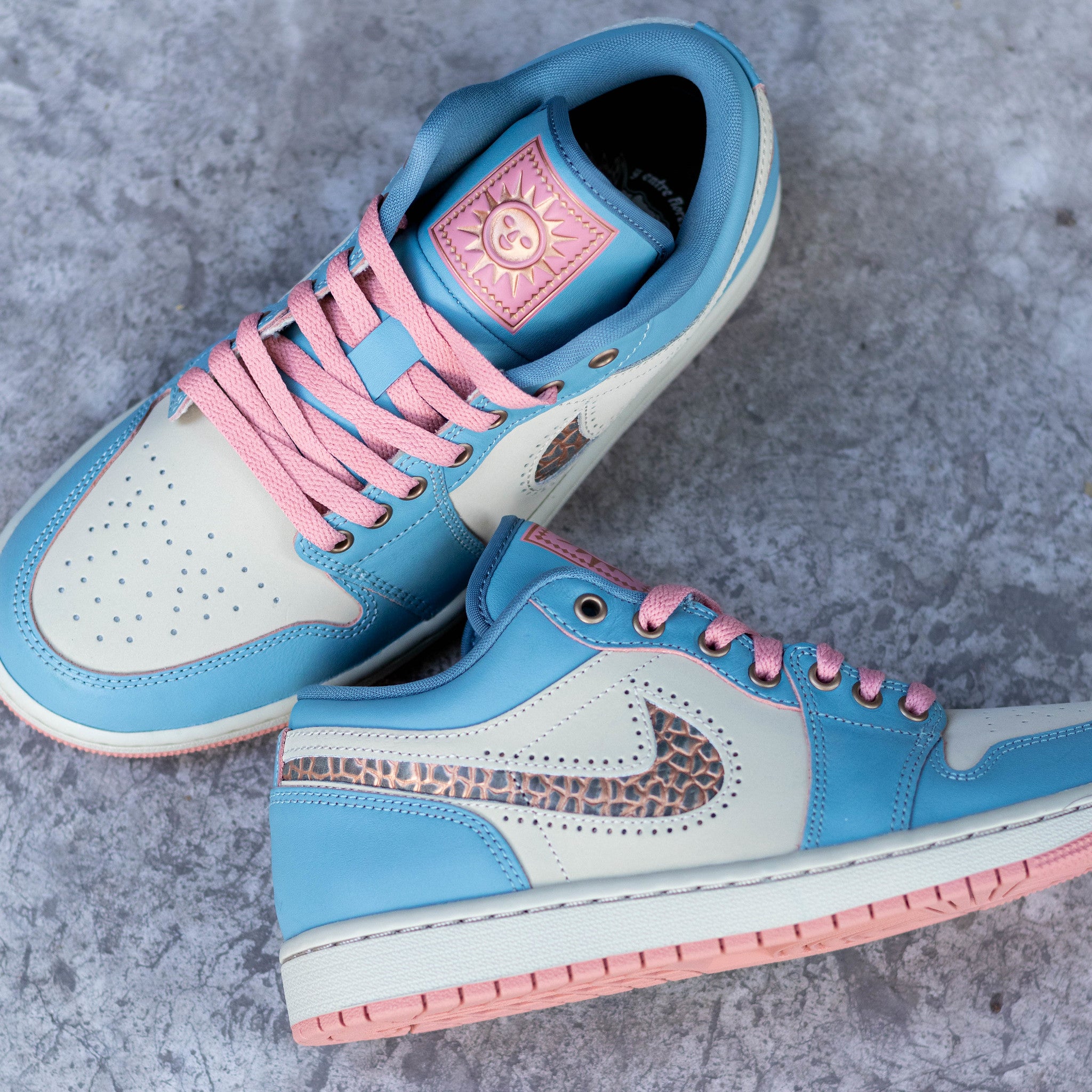 AIR JORDAN 1 LOW SOMOS ETERNOS