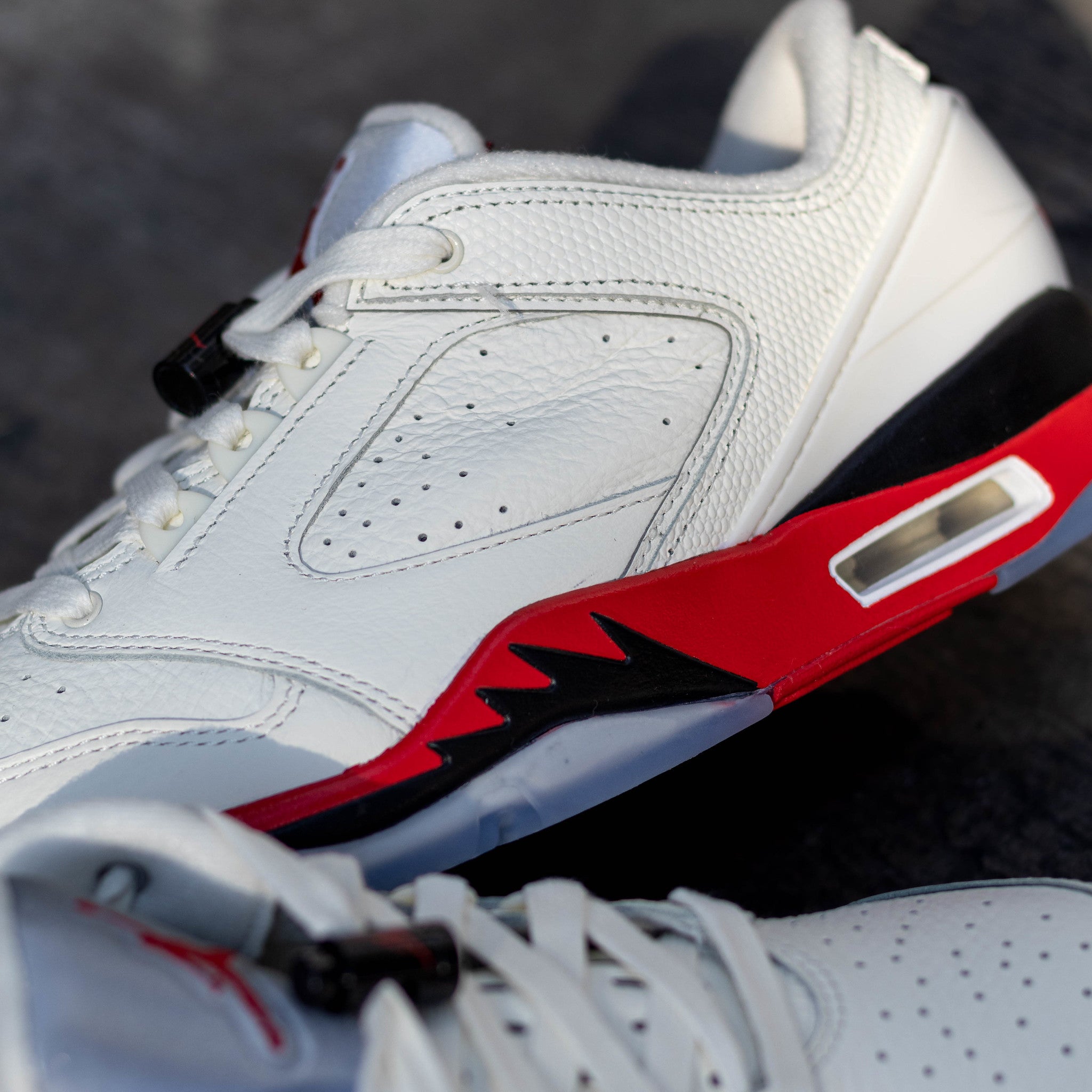 JORDAN SIXTY PLUS LOW FIRE RED