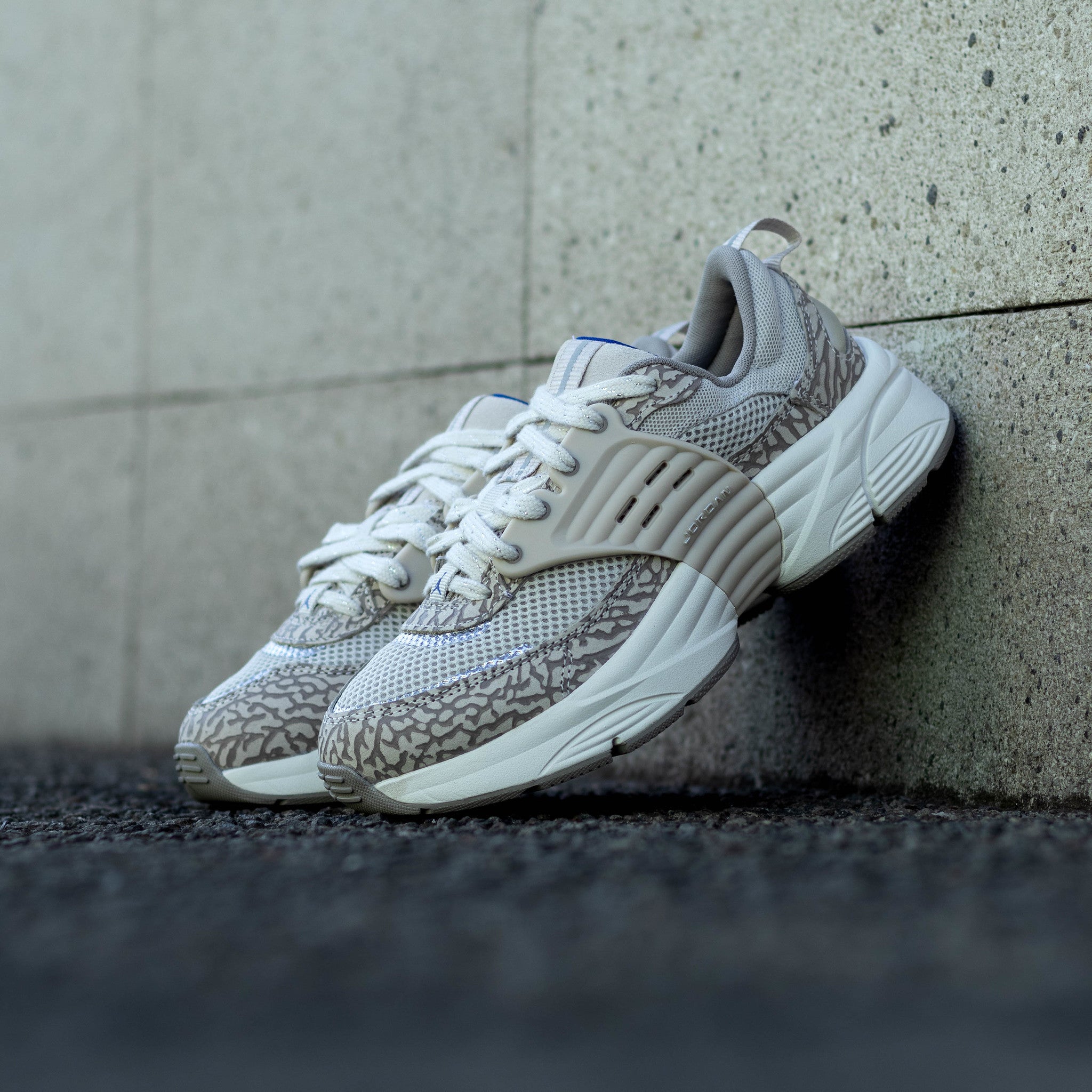 JORDAN TRUNNER ELEPHANT PRINT W