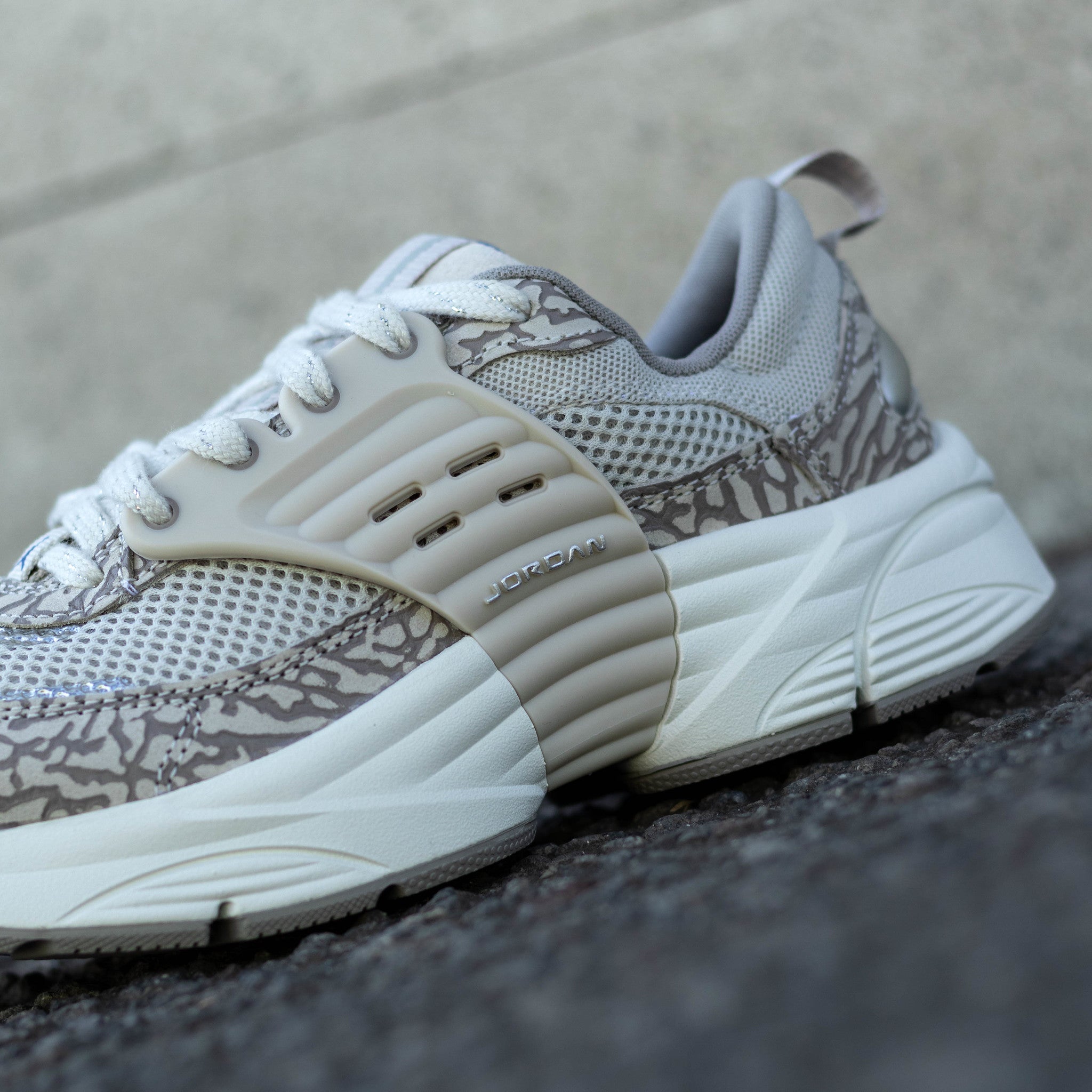 JORDAN TRUNNER ELEPHANT PRINT W