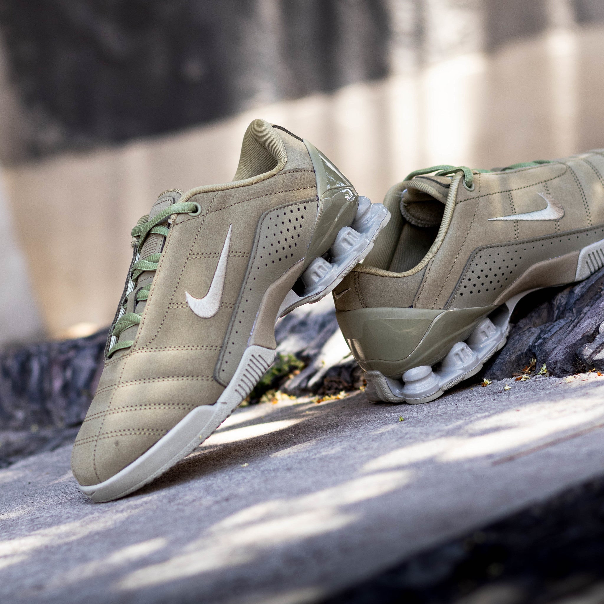 NIKE T90 SHOX MAGIA NEUTRAL OLIVE W
