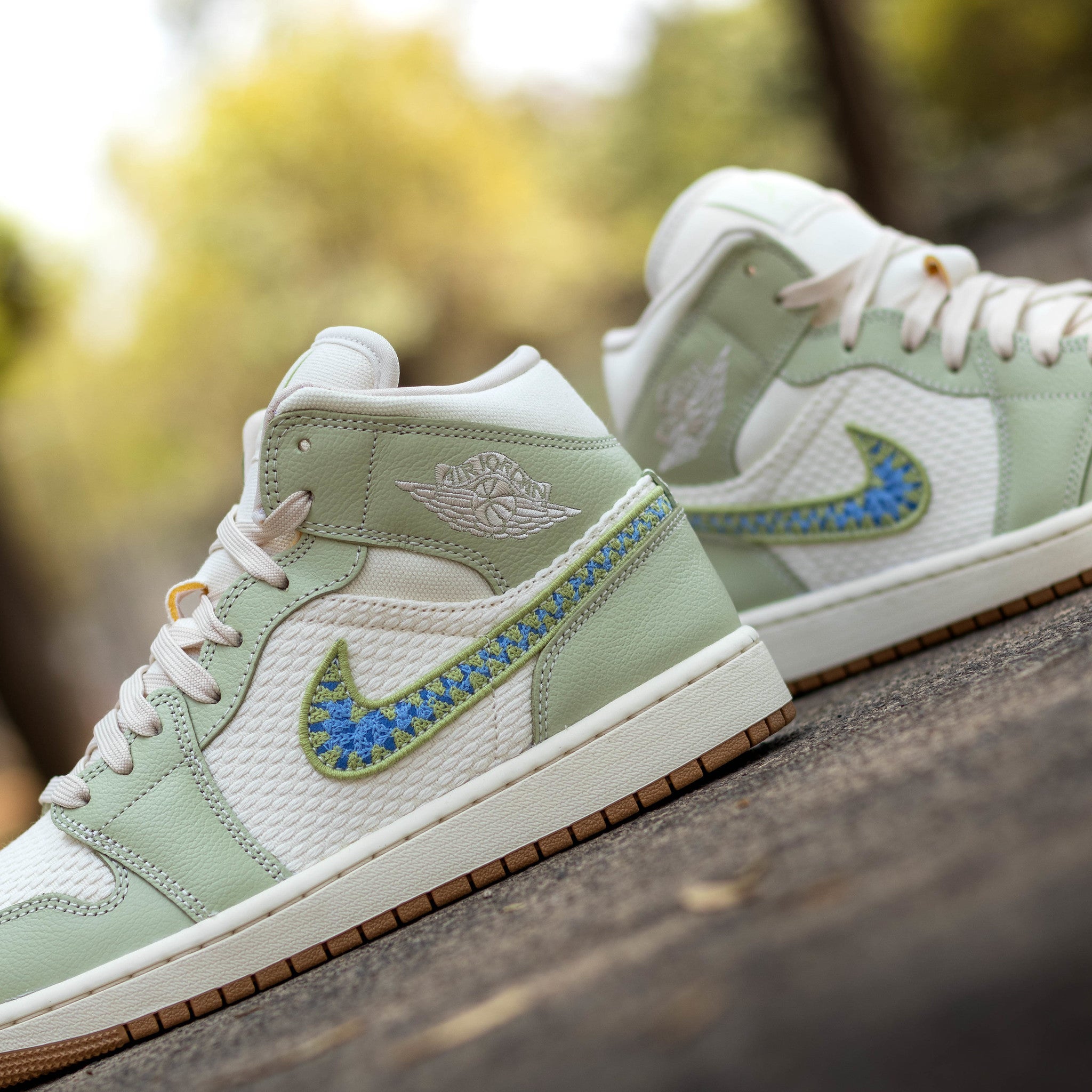 AIR JORDAN 1 MID AURA OLIVE W