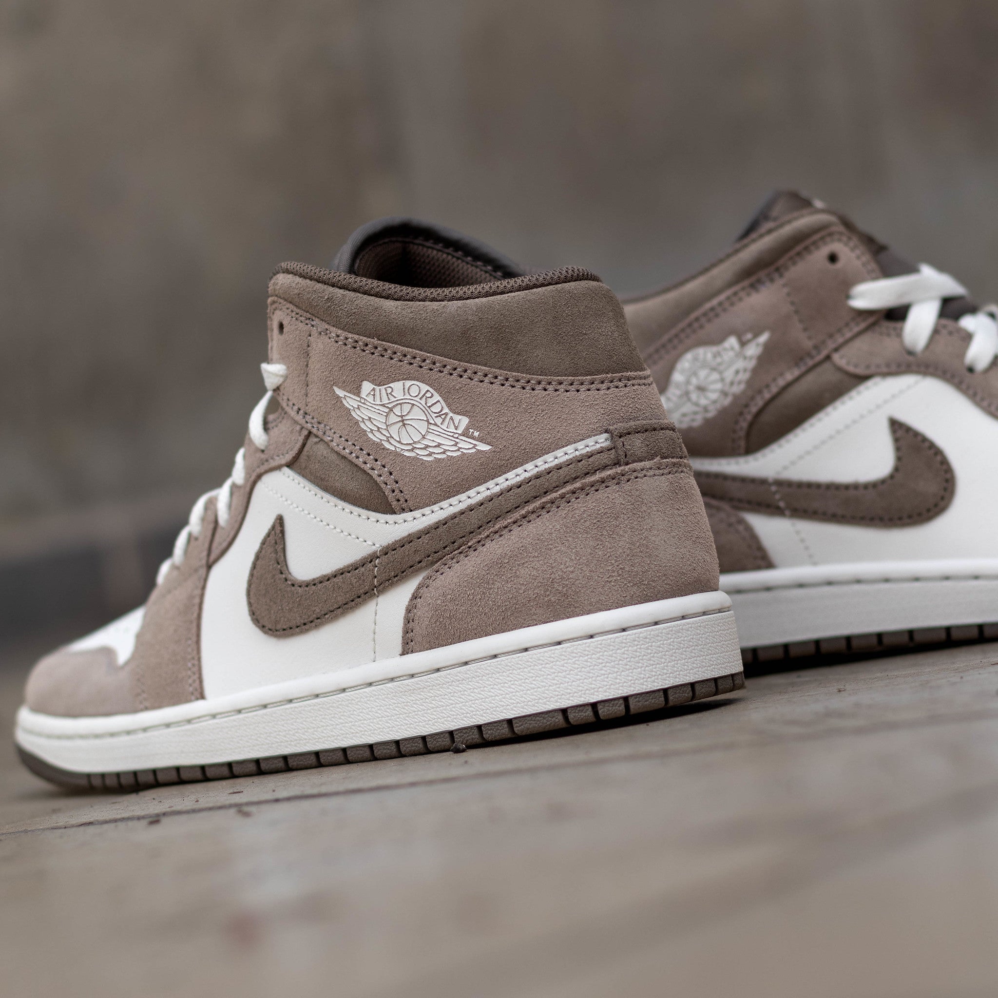 AIR JORDAN 1 MID ENIGMA STONE