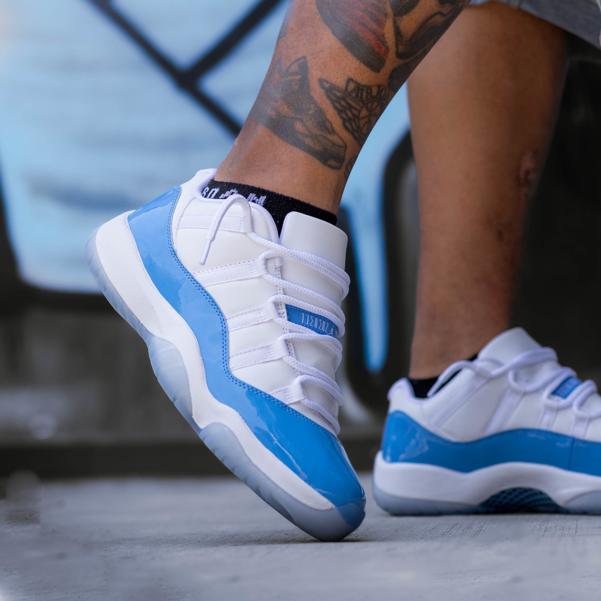 AIR JORDAN 11 LOW UNC
