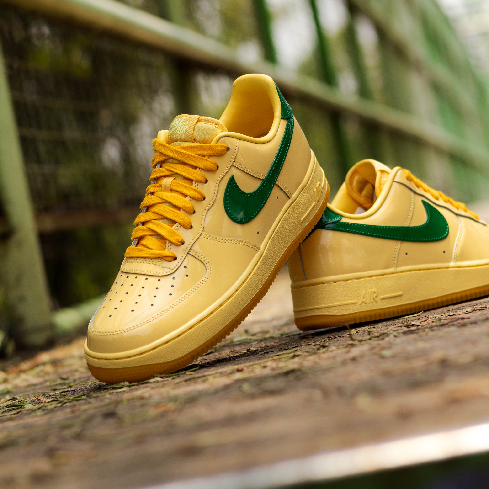 NIKE AIR FORCE ONE LOW PATENT PINE GREEN
