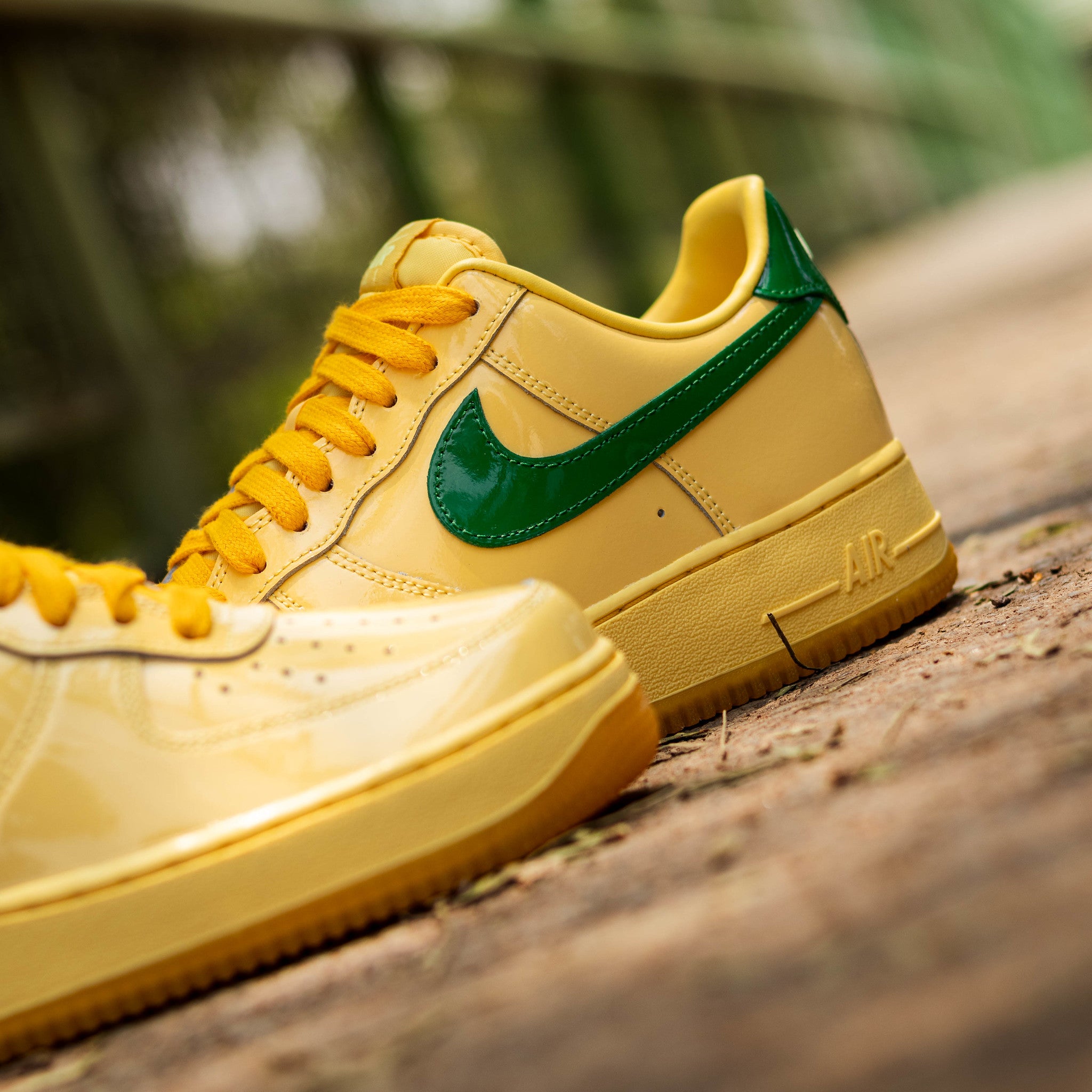 NIKE AIR FORCE ONE LOW PATENT PINE GREEN