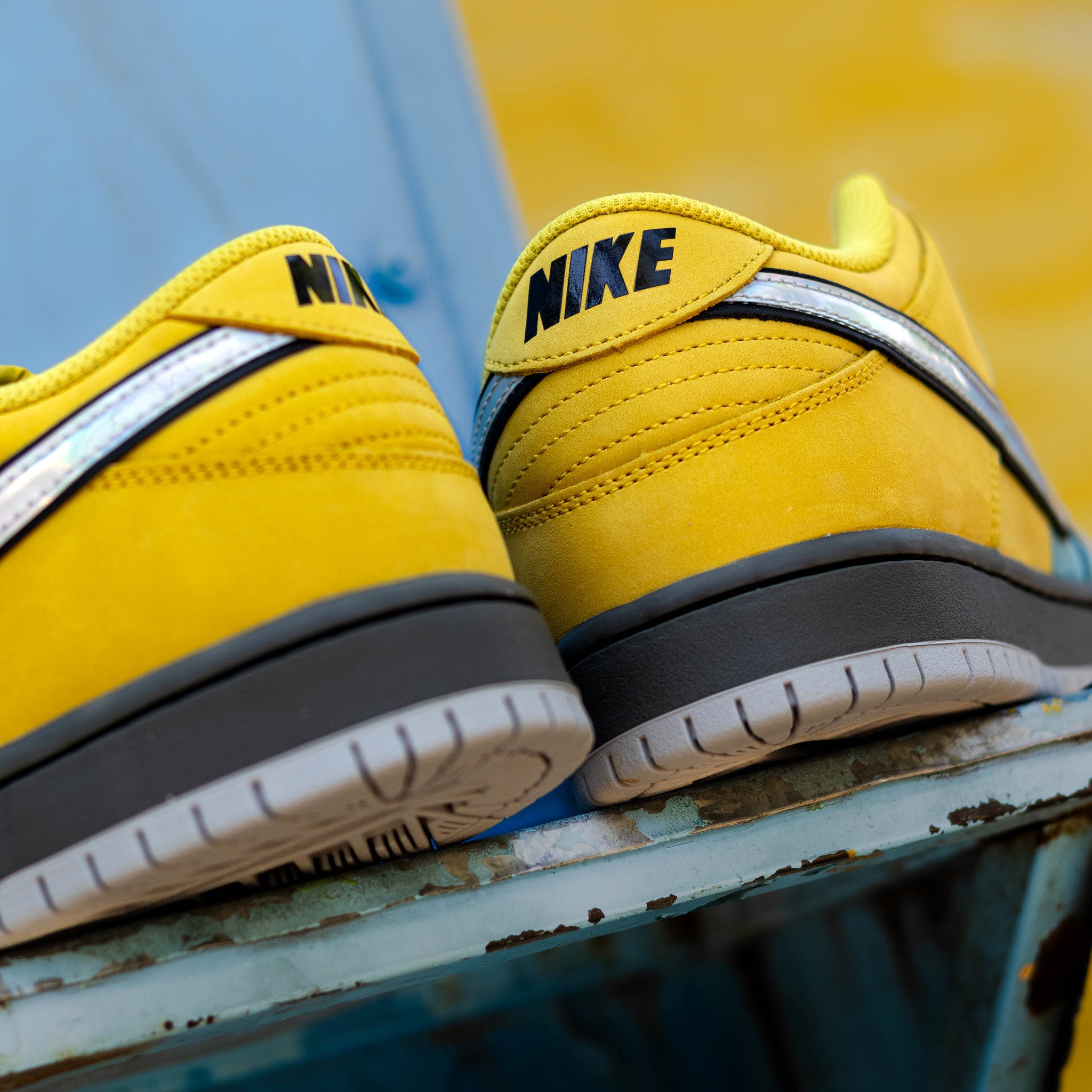 NIKE SB DUNK LOW MUNI FAST PASS LIGHTNING
