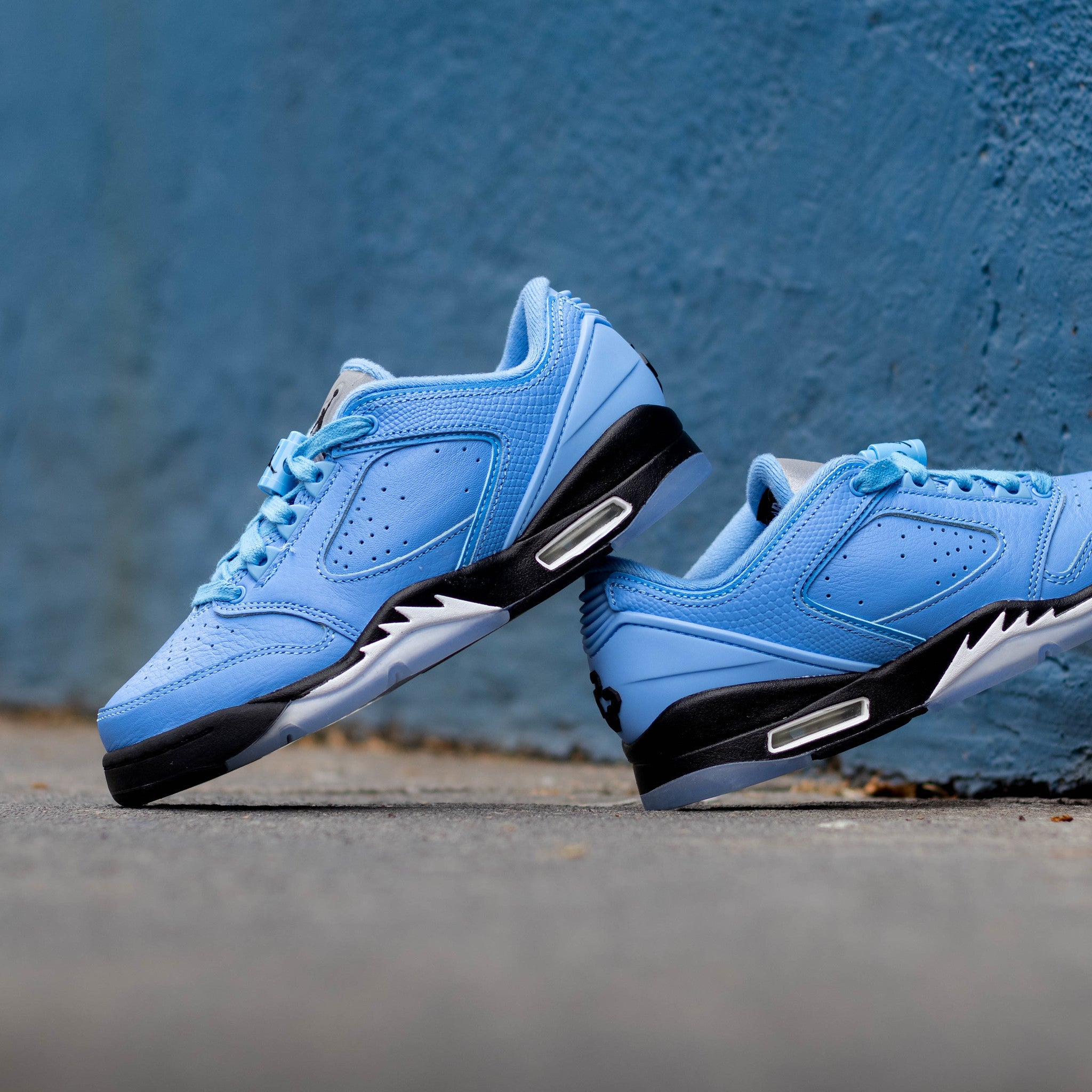 JORDAN SIXTY PLUS LOW UNIVERSITY BLUE GS