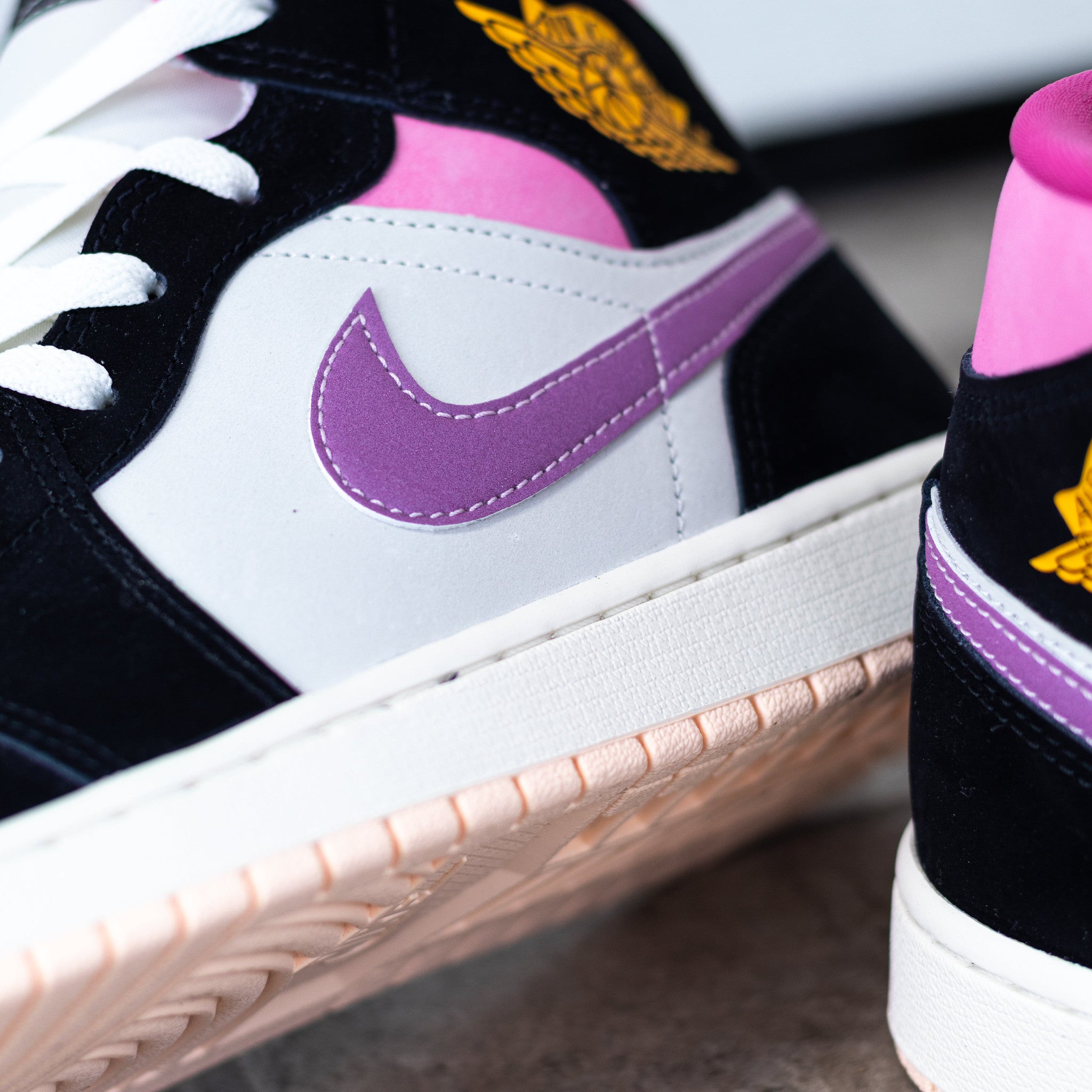 AIR JORDAN 1 MID PINKSICLE