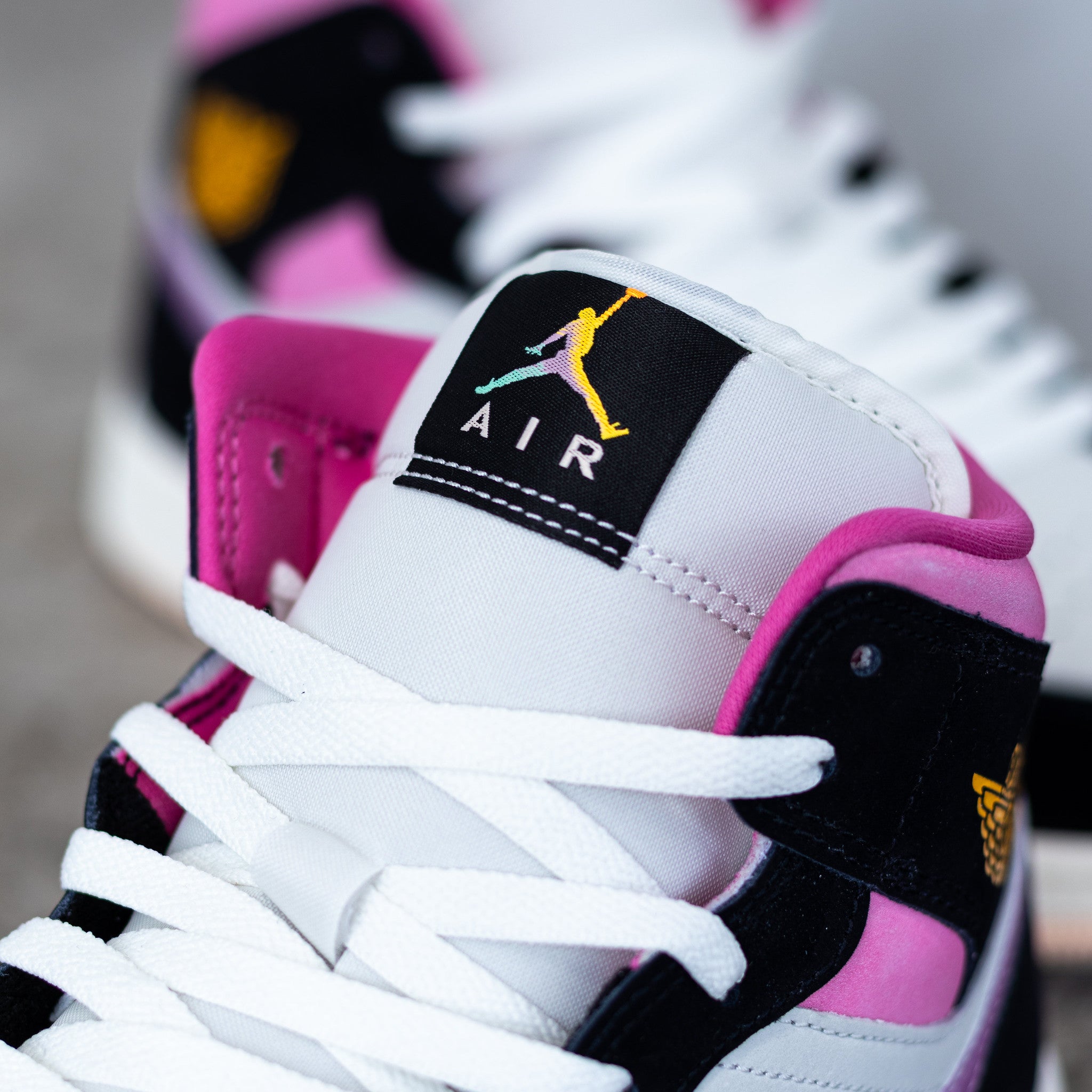 AIR JORDAN 1 MID PINKSICLE