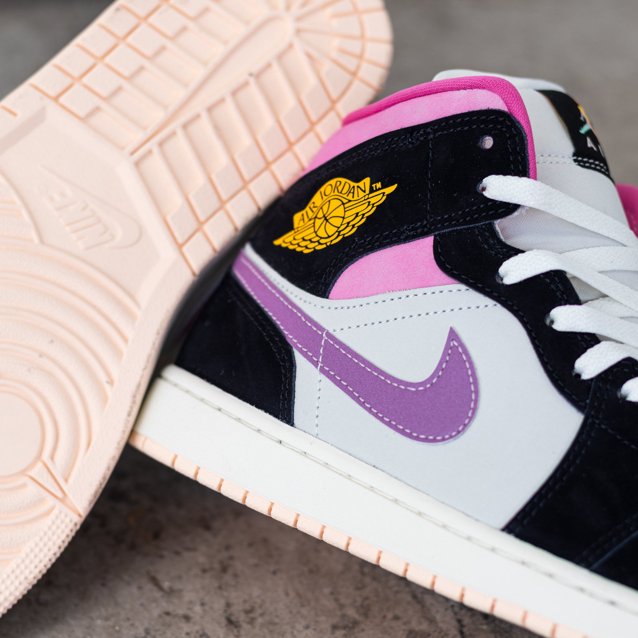AIR JORDAN 1 MID PINKSICLE