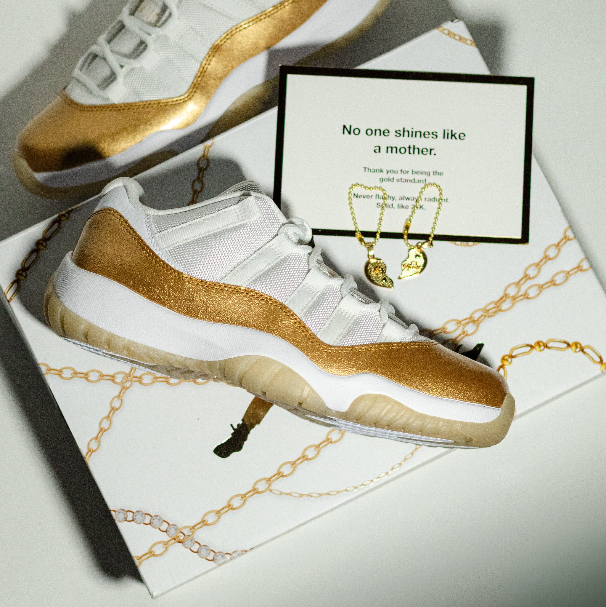 AIR JORDAN 11 LOW MOTHERS DAY