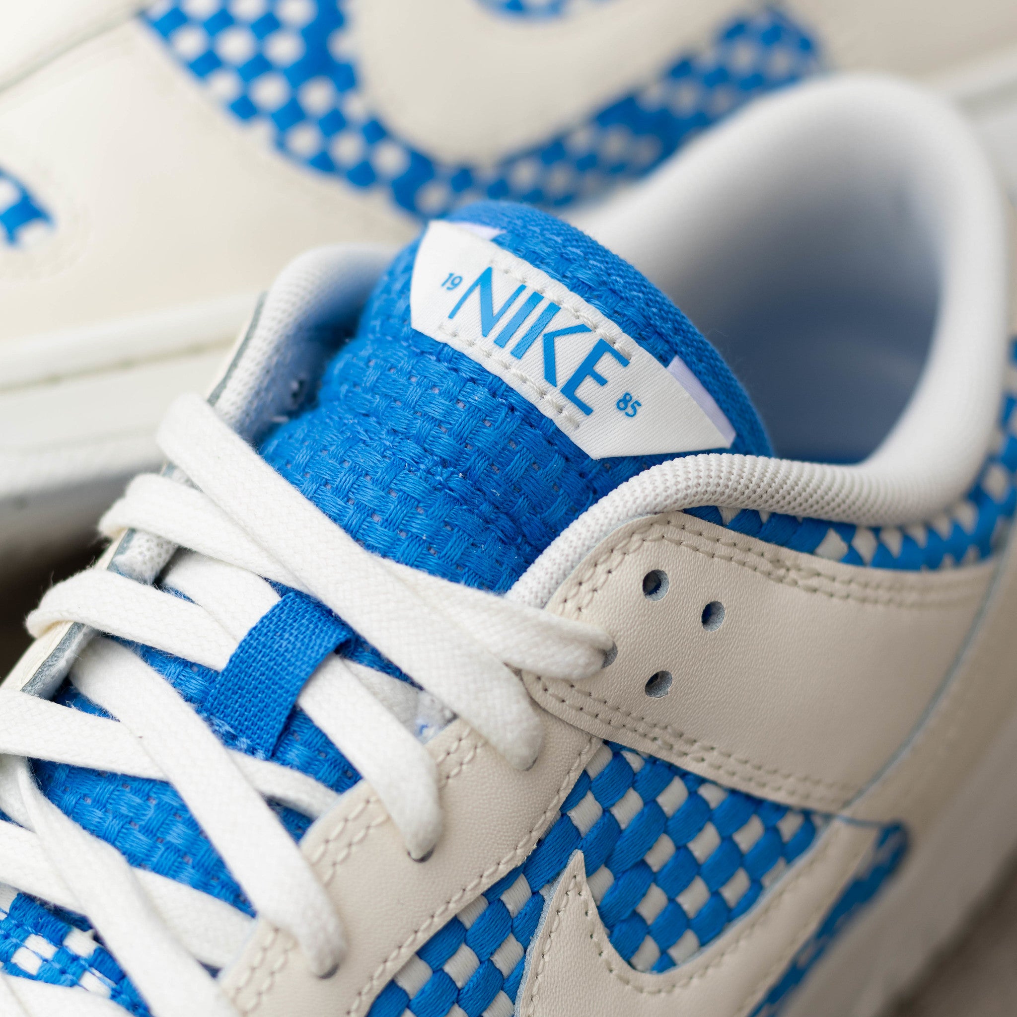 NIKE DUNK LOW WIND DOWN FEET UP W