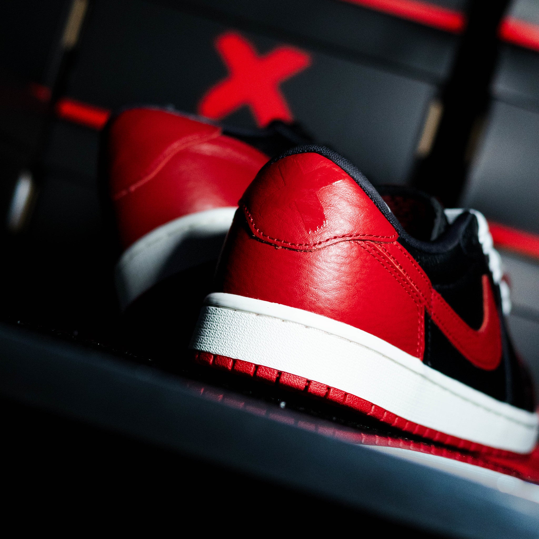 AIR JORDAN 1 LOW BANNED