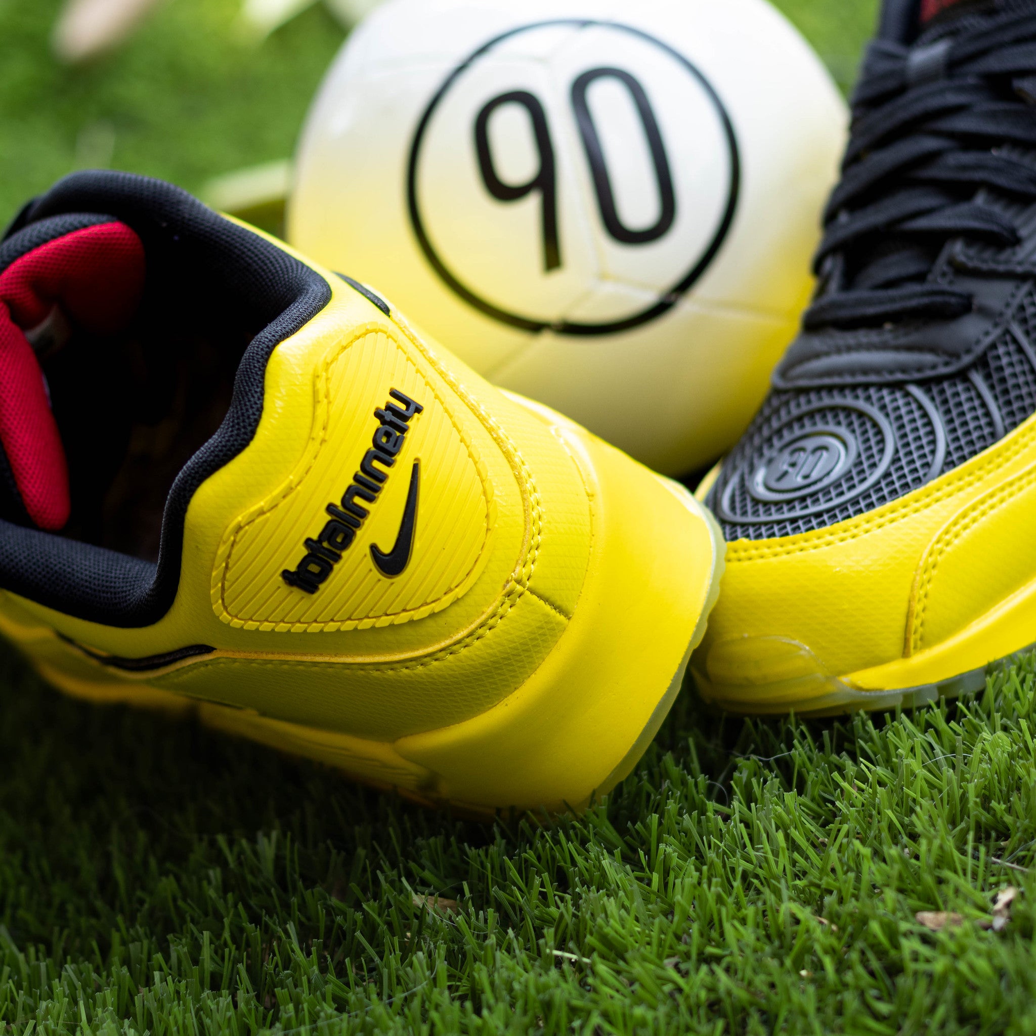 NIKE AIR MAX 90 T90 LASER