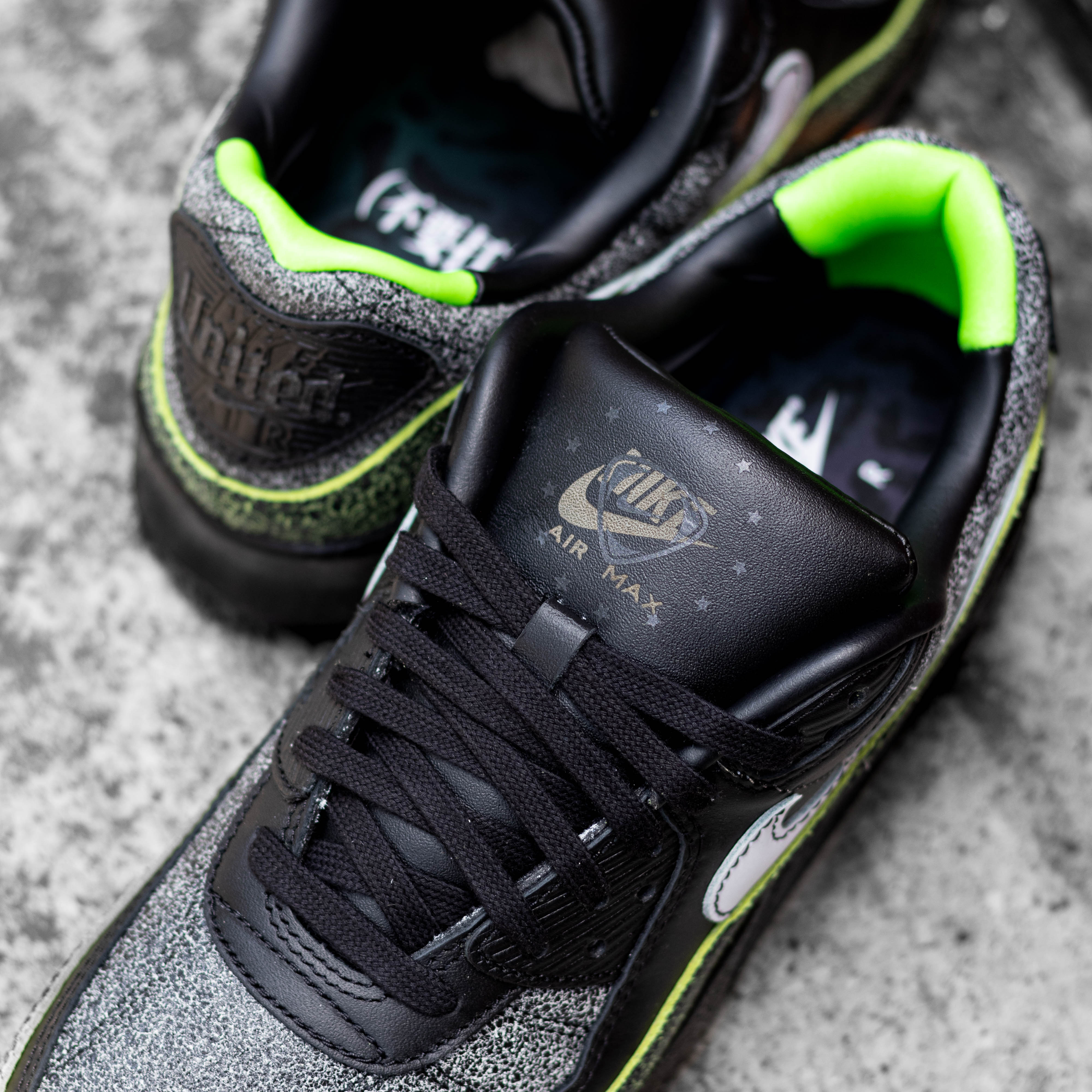 NIKE AIR MAX 90 TIEMPO VOLTAGE GREEN