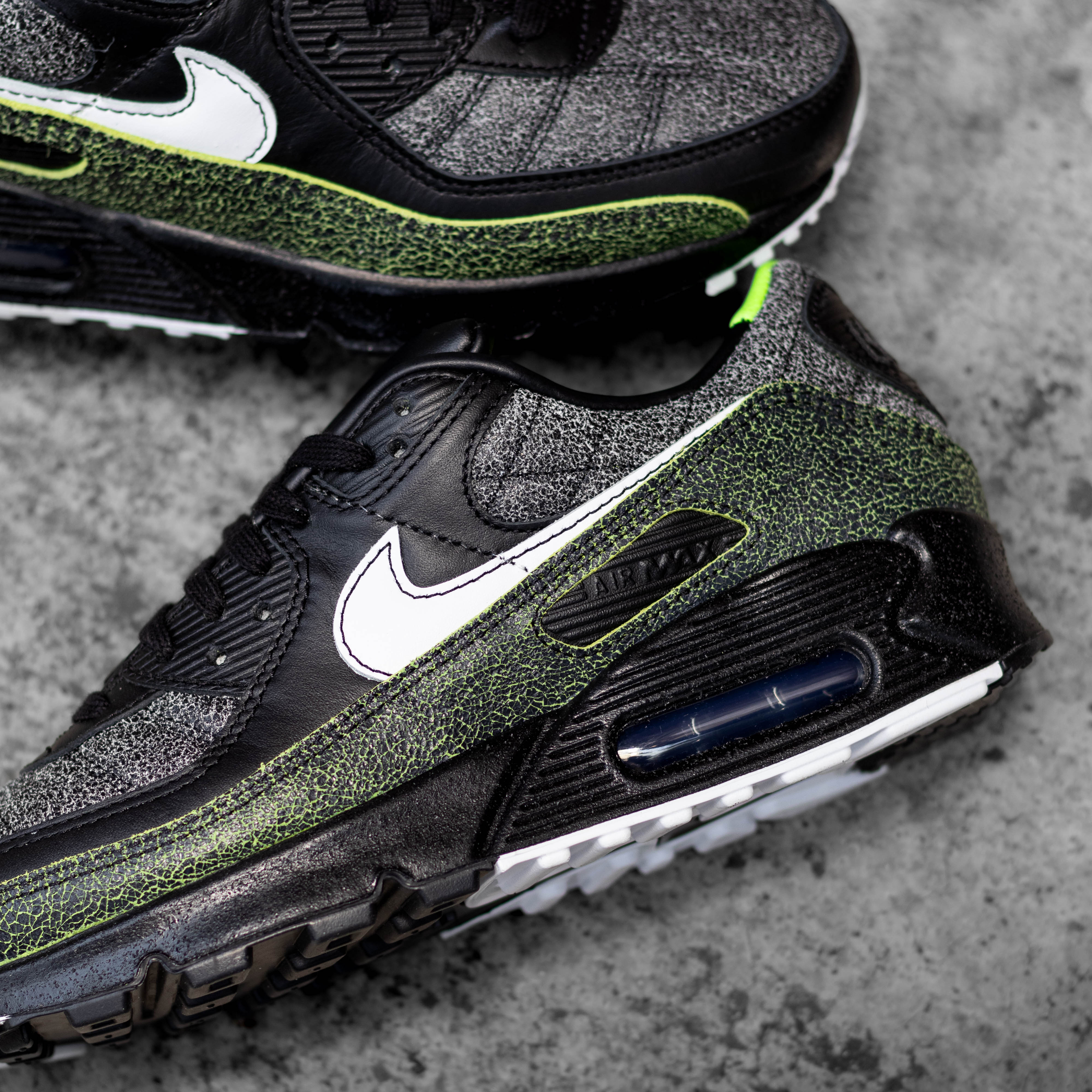 NIKE AIR MAX 90 TIEMPO VOLTAGE GREEN