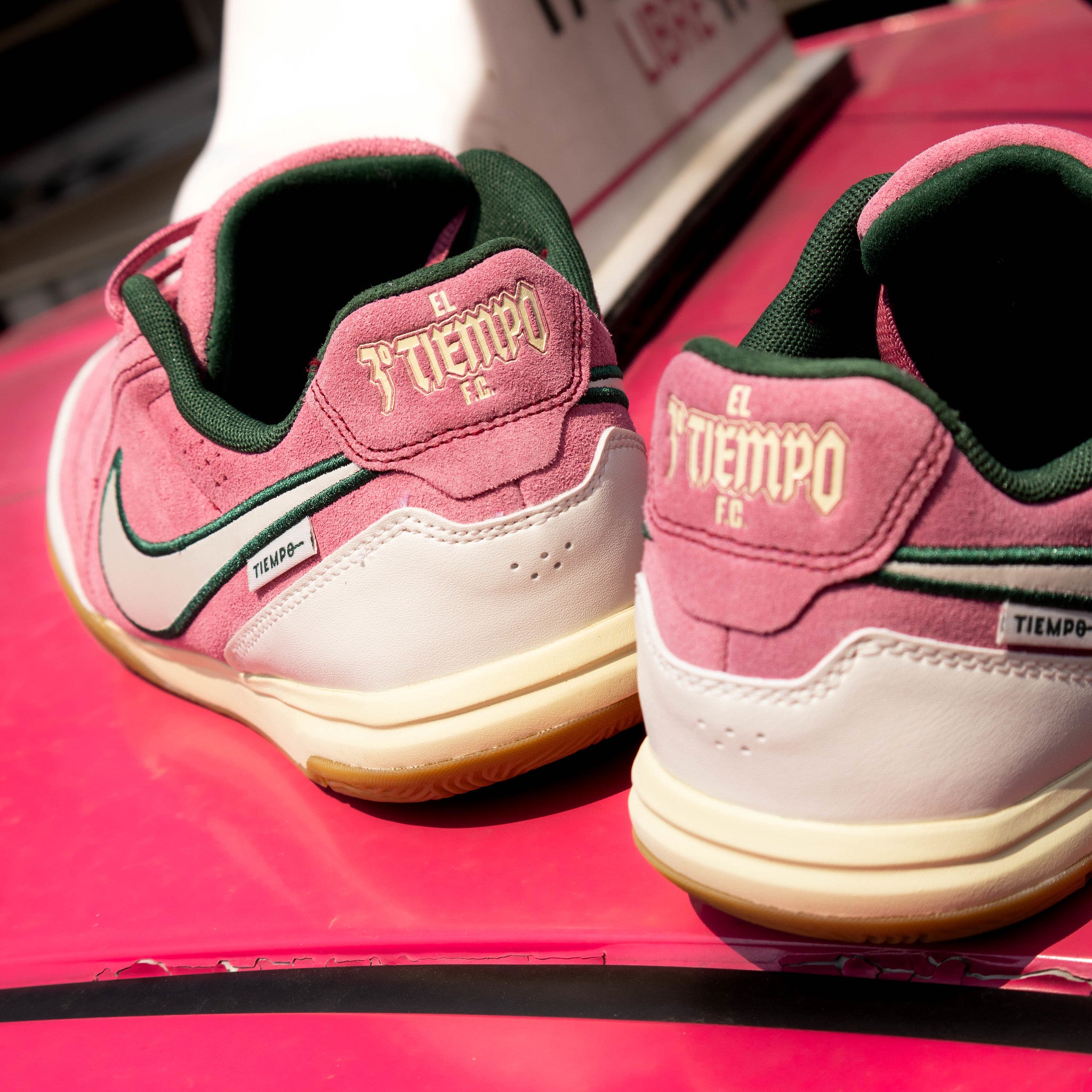 NIKE TIEMPO STREET GATO MEXICO PEONY