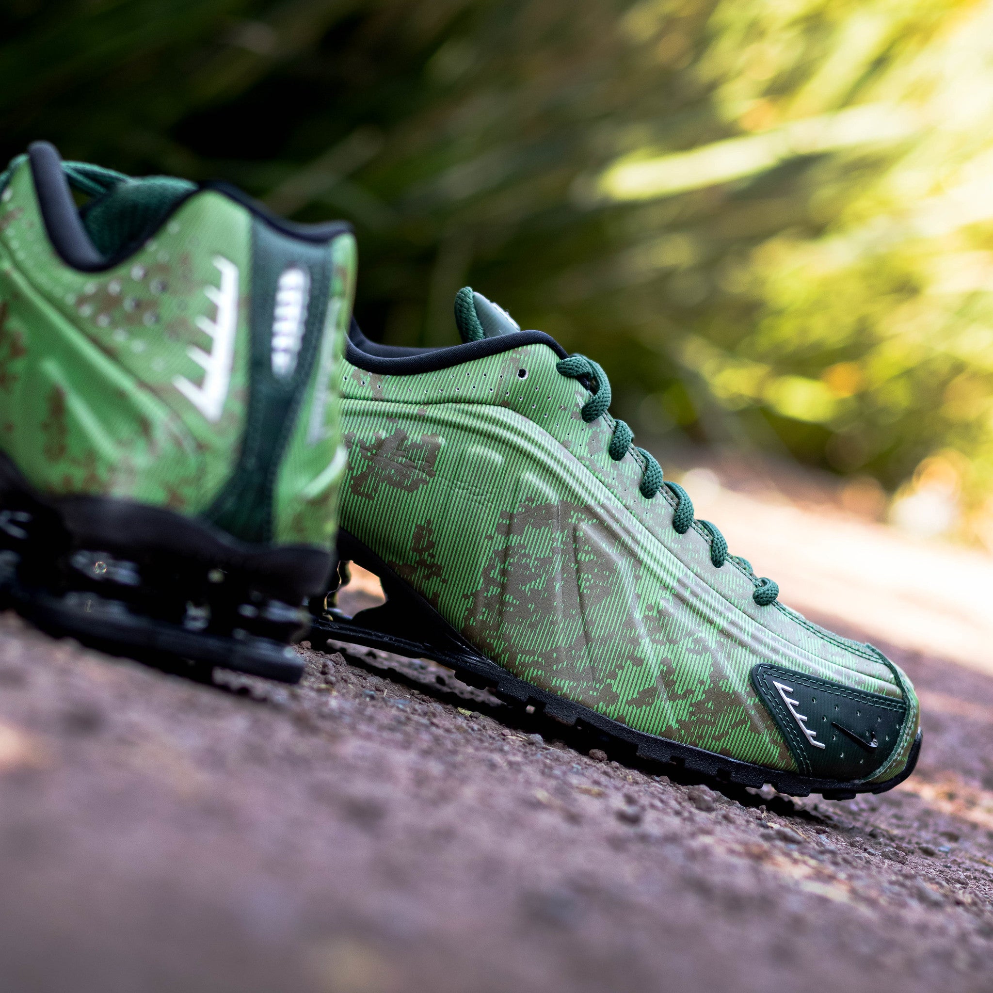 NIKE SHOX R4 NOBLE GREEN