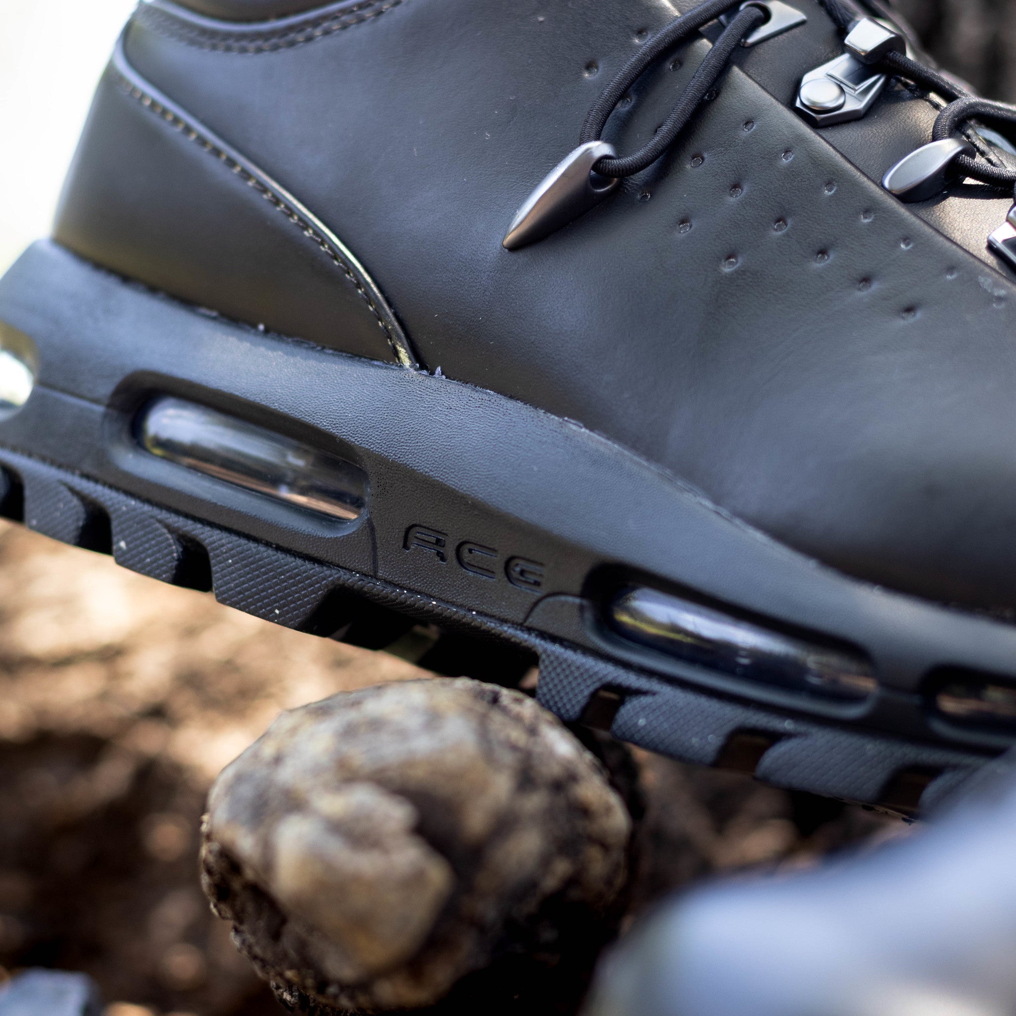 NIKE AIR MAX GOADOME LOW BLACK