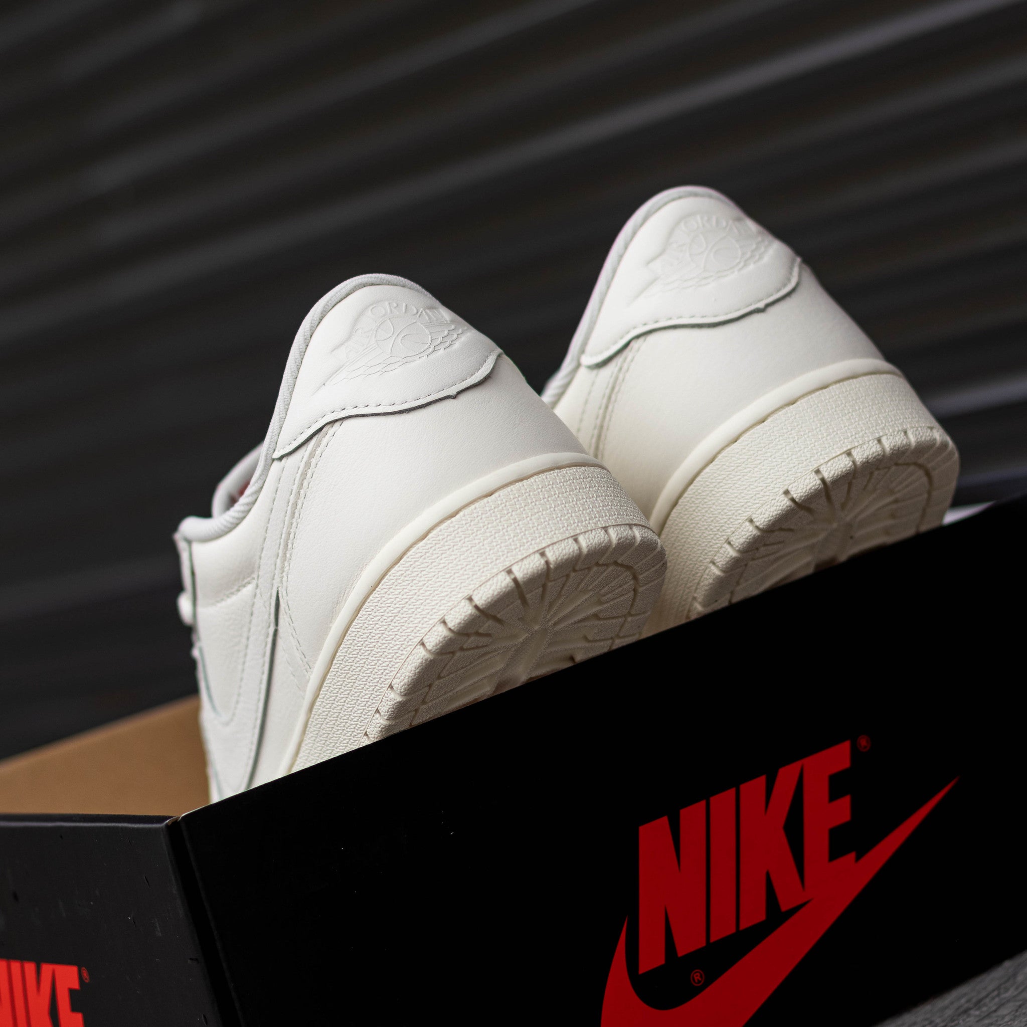 AIR JORDAN 1 LOW SAIL