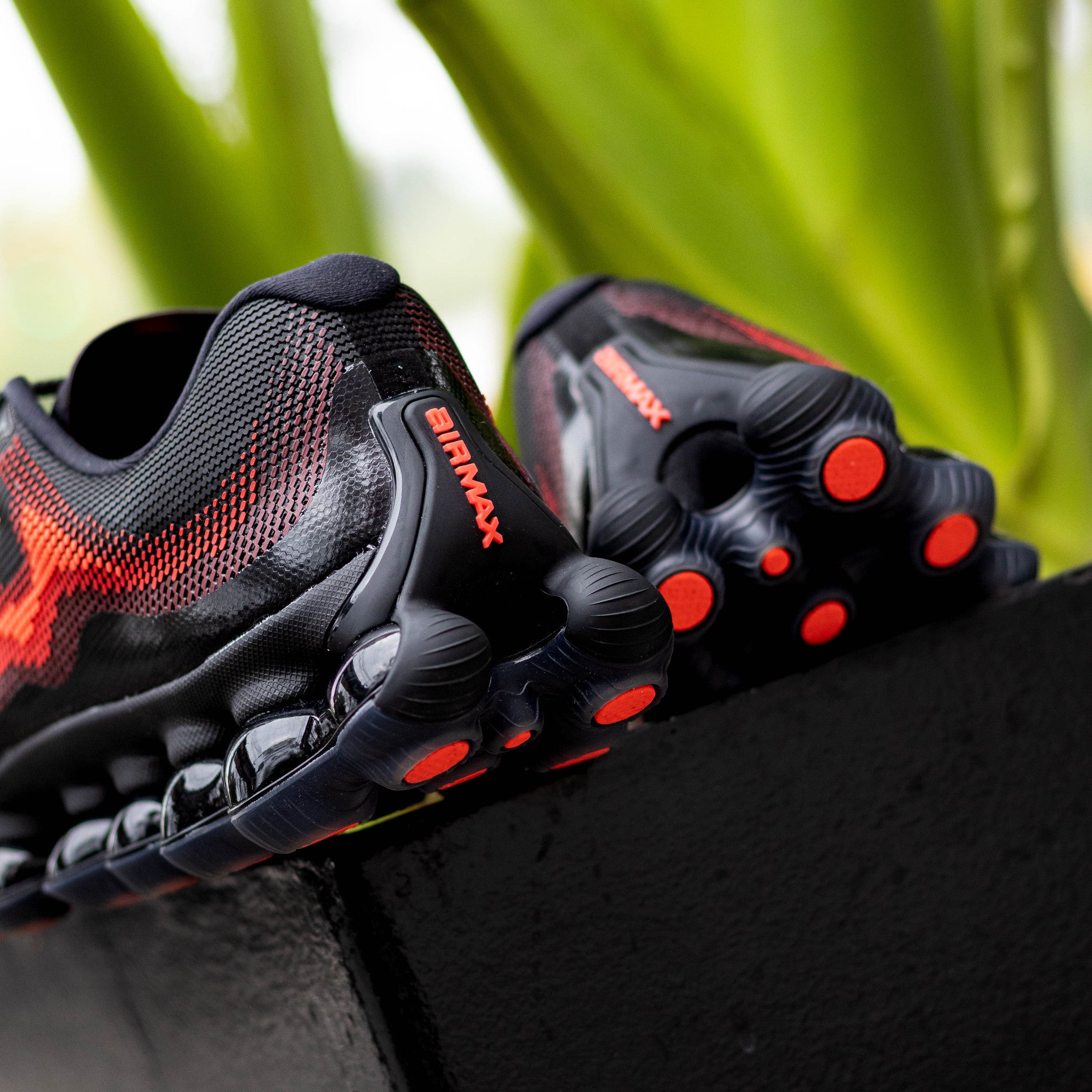 NIKE AIR LIQUID MAX TEAM RED