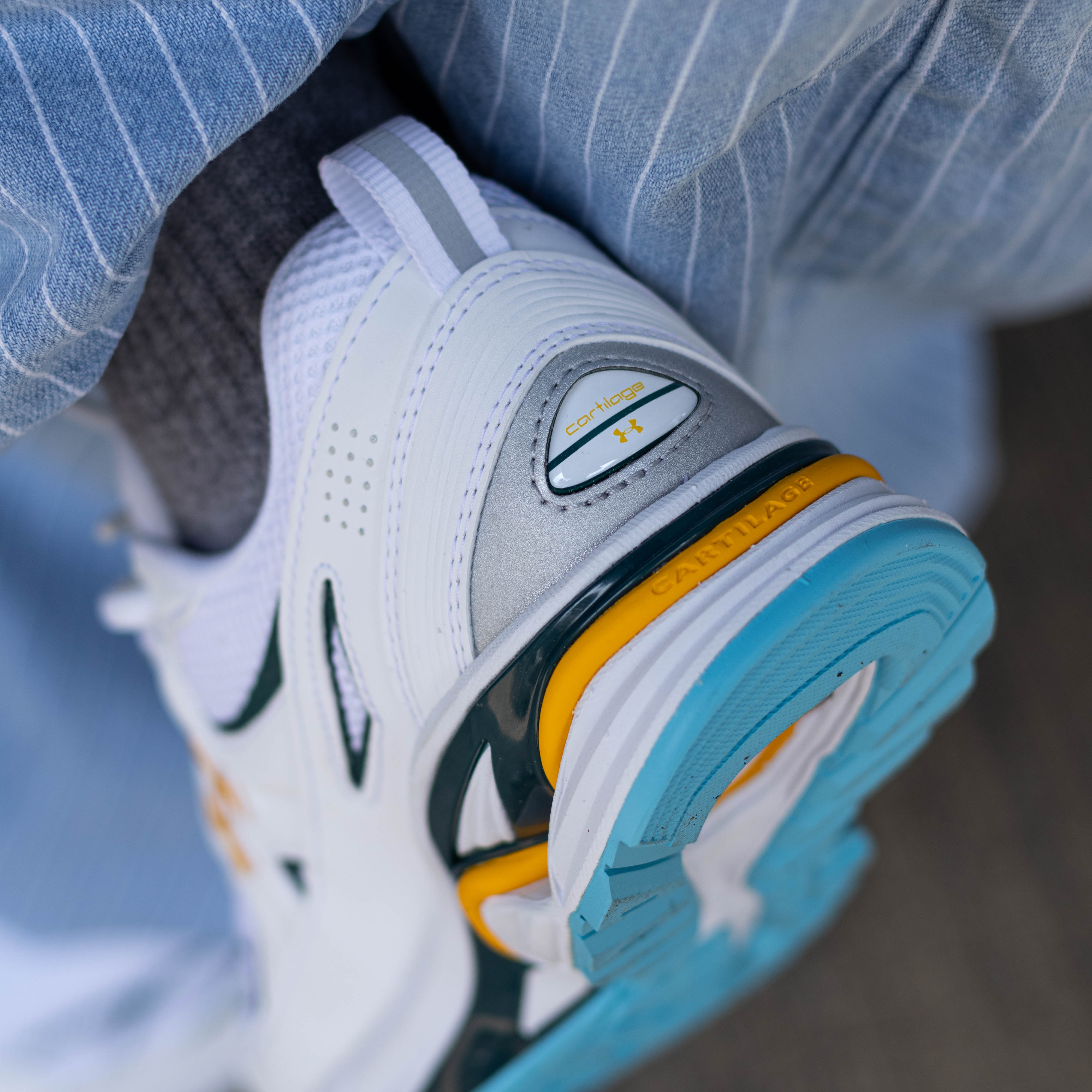 UA Apparition Tech WHT