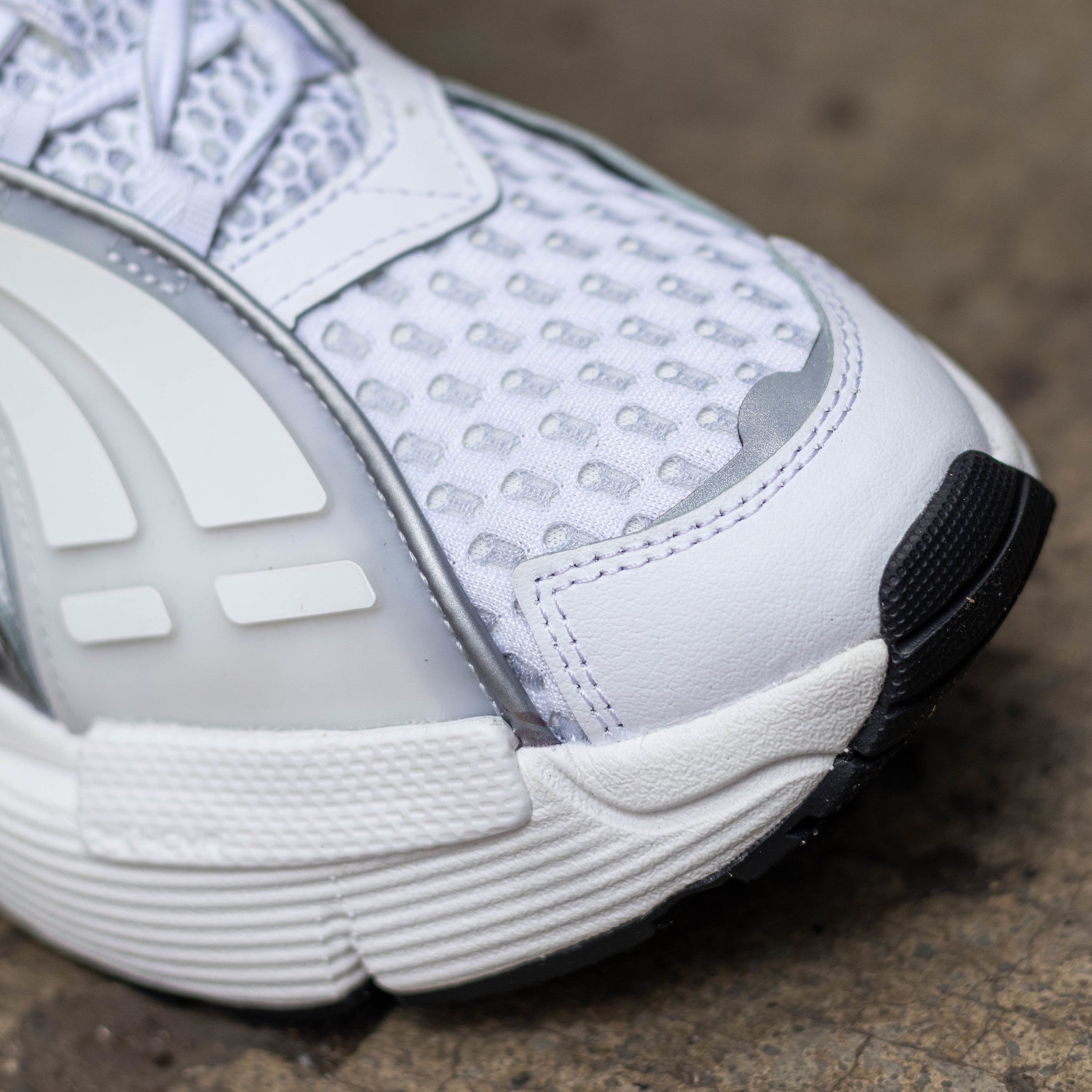 UA Arc 96 WHT